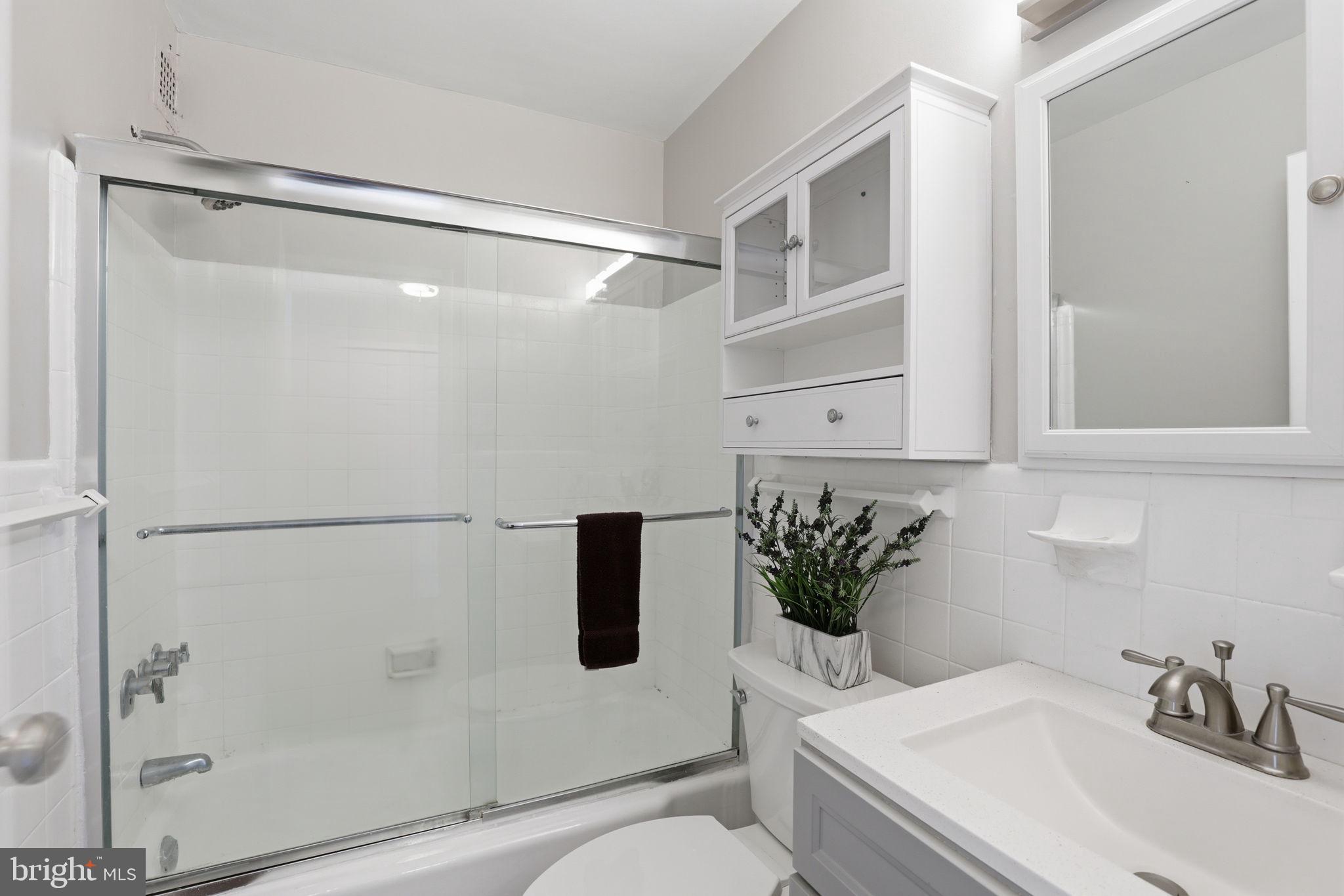 RIVER TOWERS - Residential