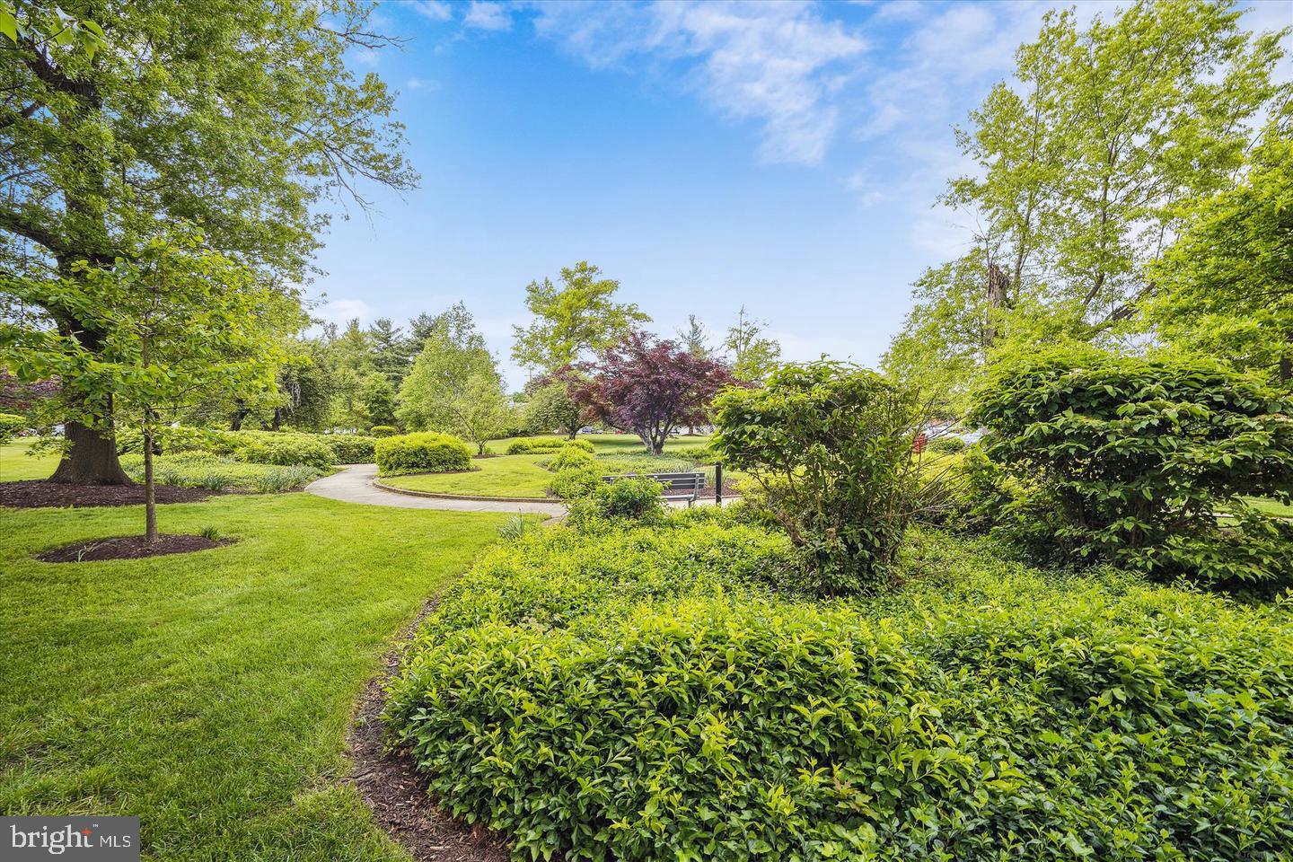 RIVER TOWERS - Residential