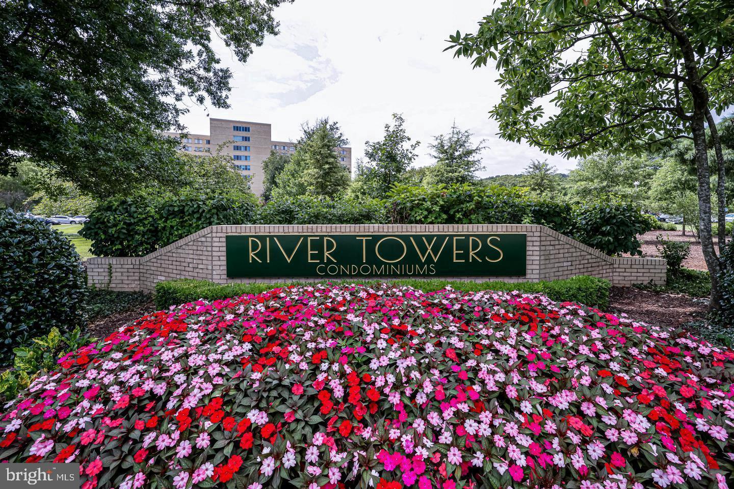 RIVER TOWERS - Residential