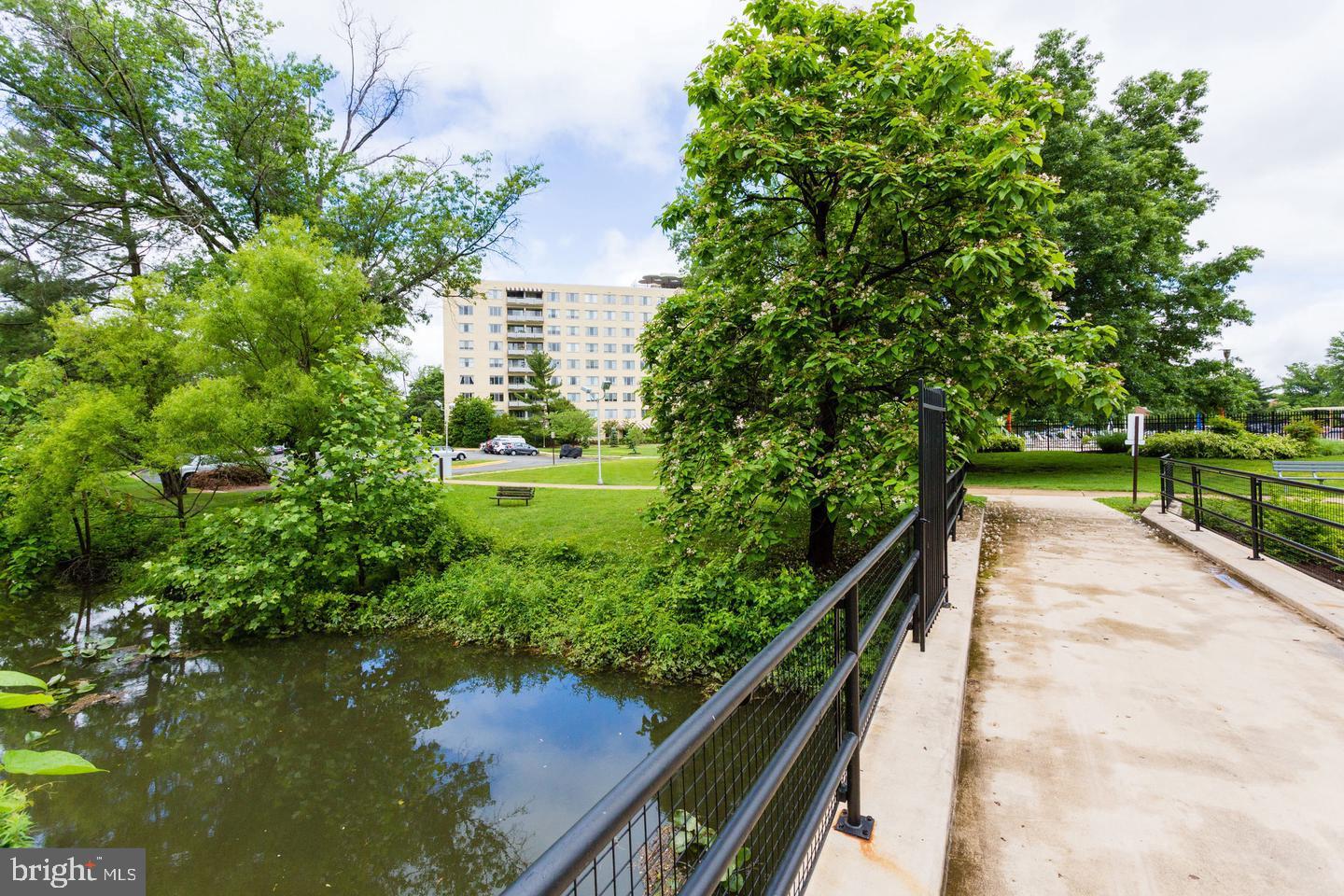 RIVER TOWERS - Residential