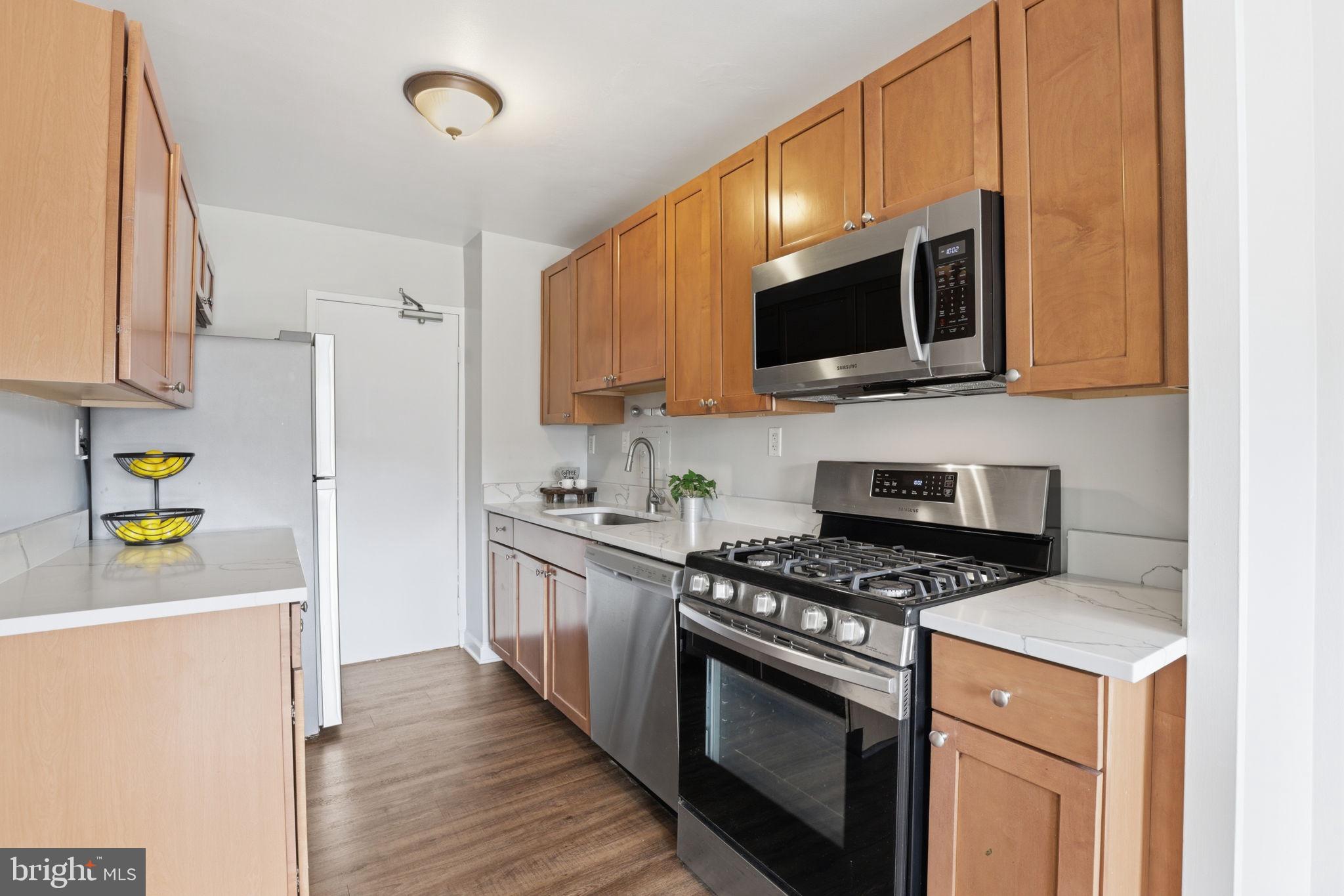 RIVER TOWERS - Residential