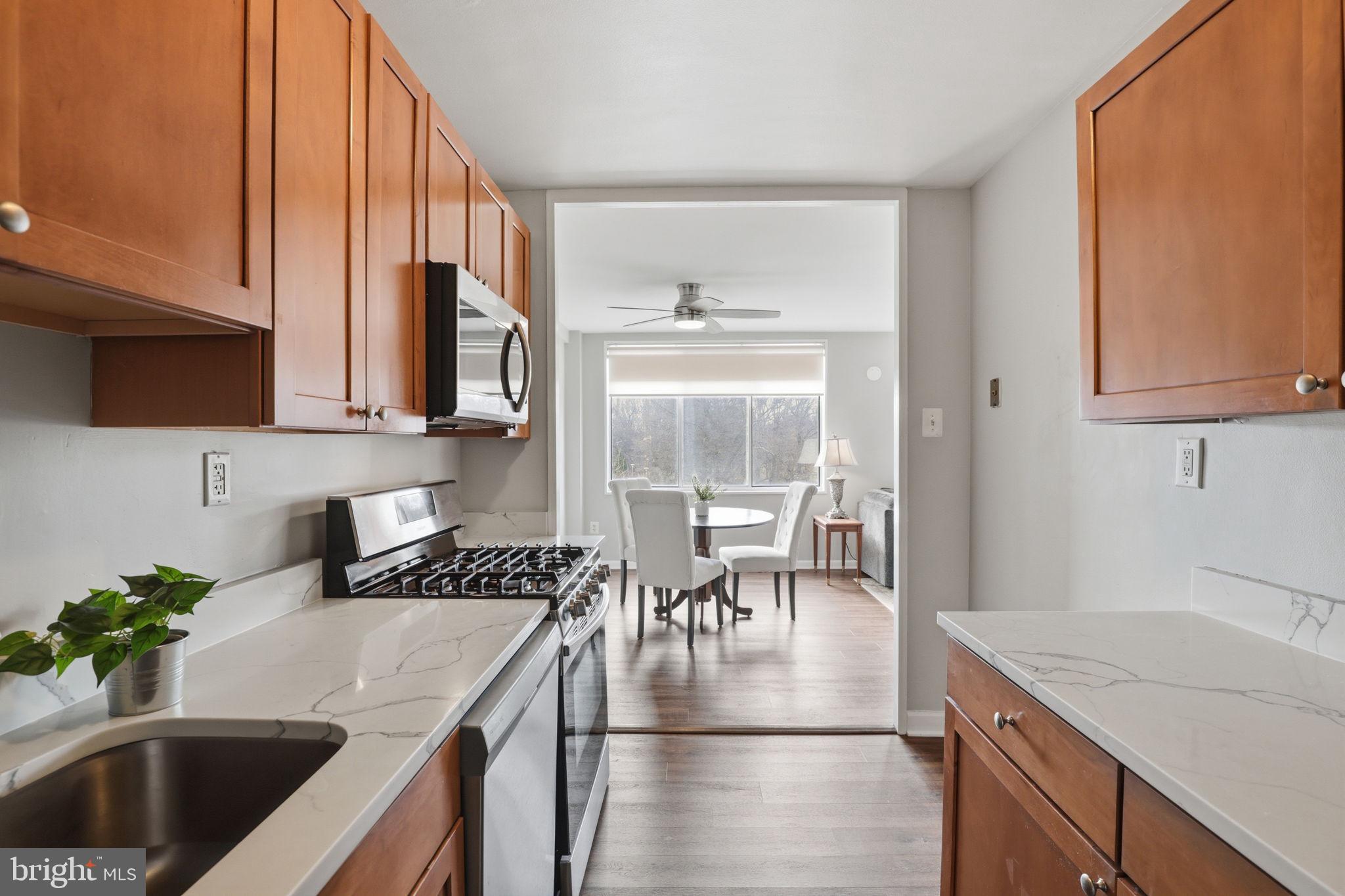 RIVER TOWERS - Residential