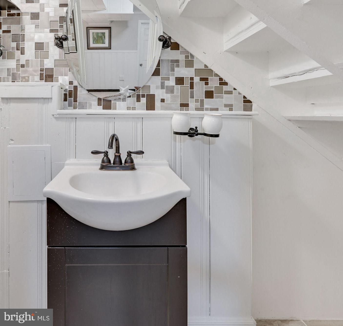 BEACON MANOR - Residential