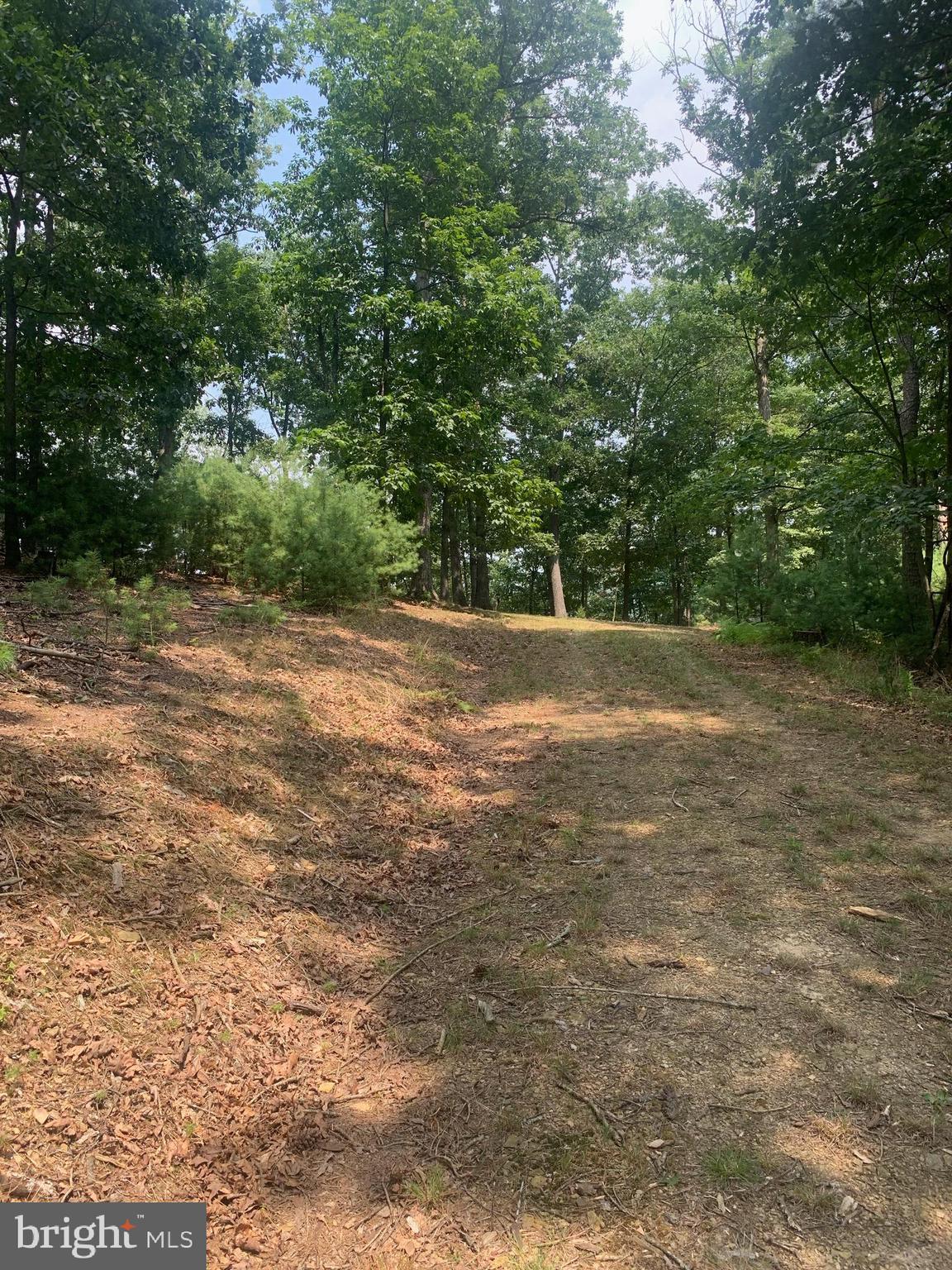 ROLLING HILLS ESTATES - Land