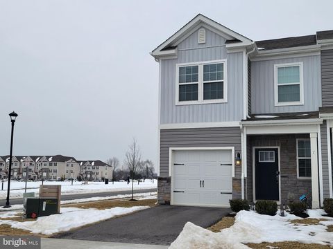 Photo of 1 Nelson'S Wy Ct, WESTAMPTON TWP, NJ 08060 (MLS # NJBL2105592)