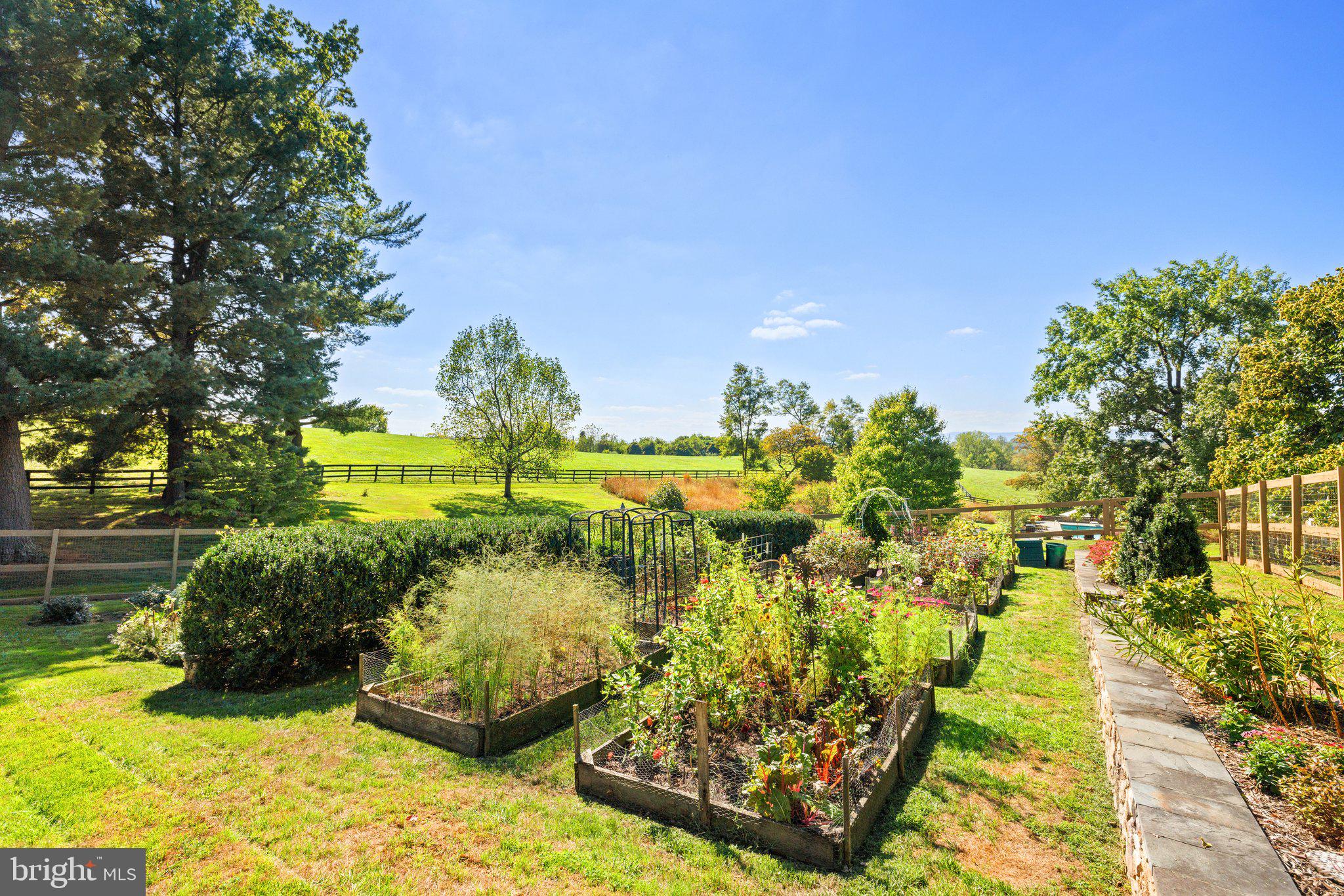 PHILOMONT - Residential