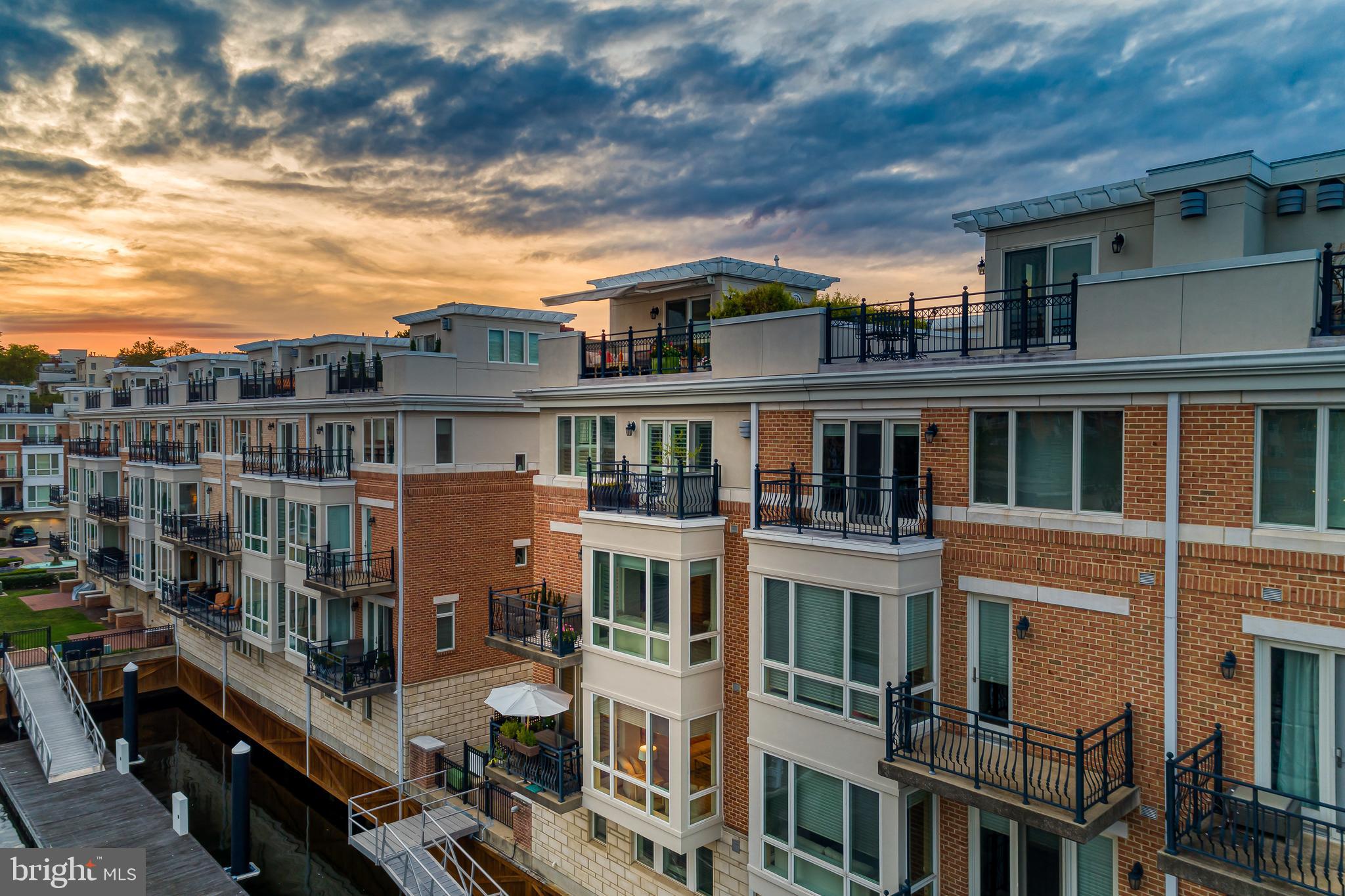 PIER HOMES AT HARBORVIEW - Residential