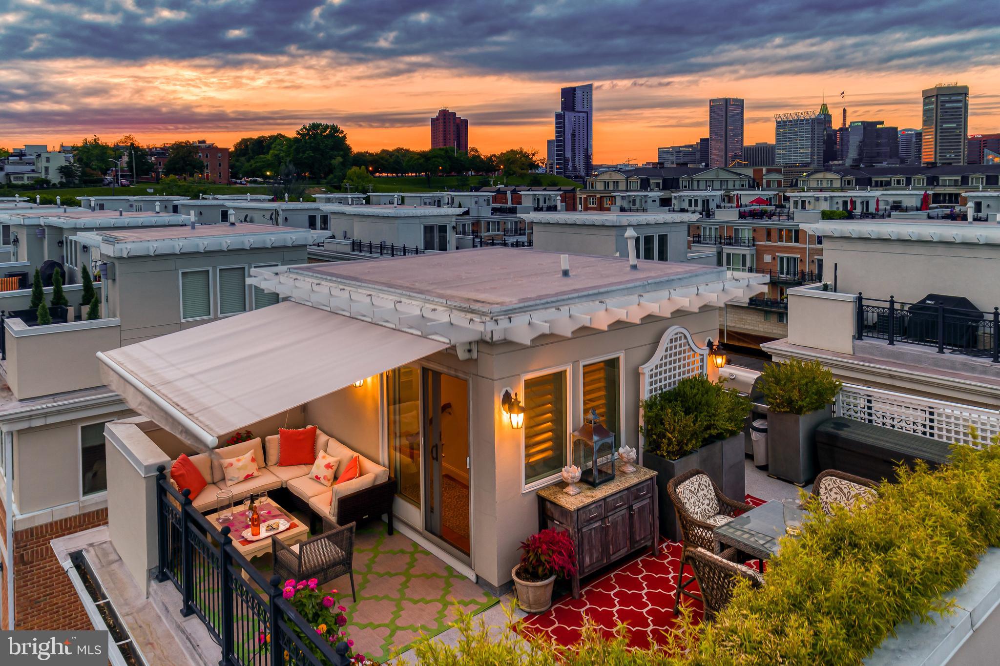 PIER HOMES AT HARBORVIEW - Residential