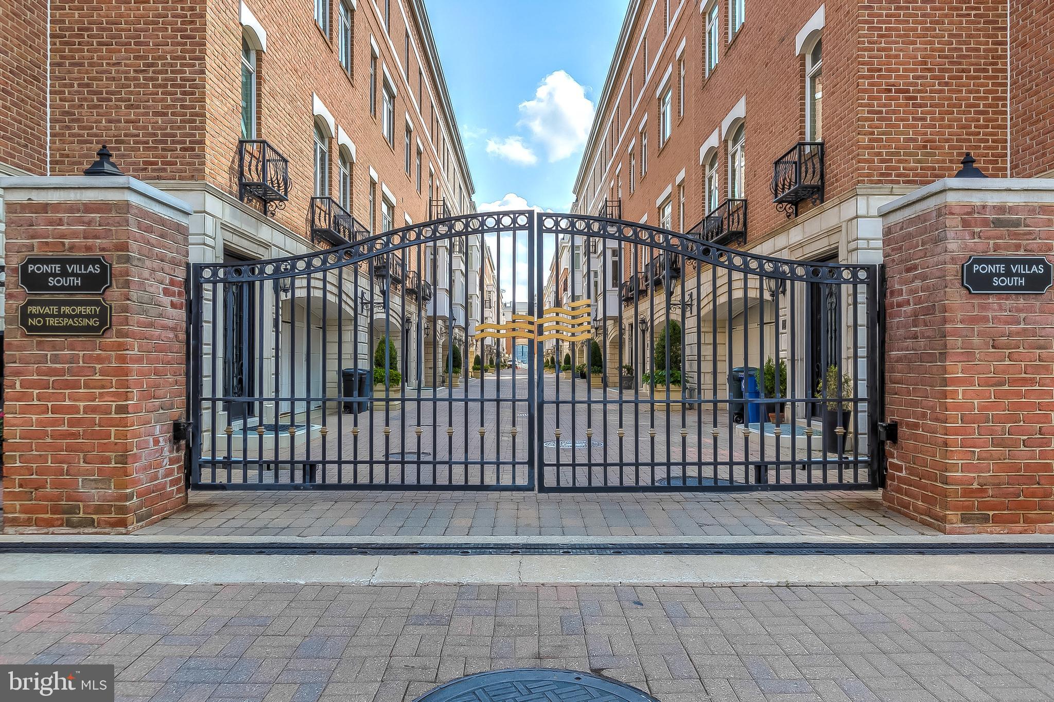 PIER HOMES AT HARBORVIEW - Residential