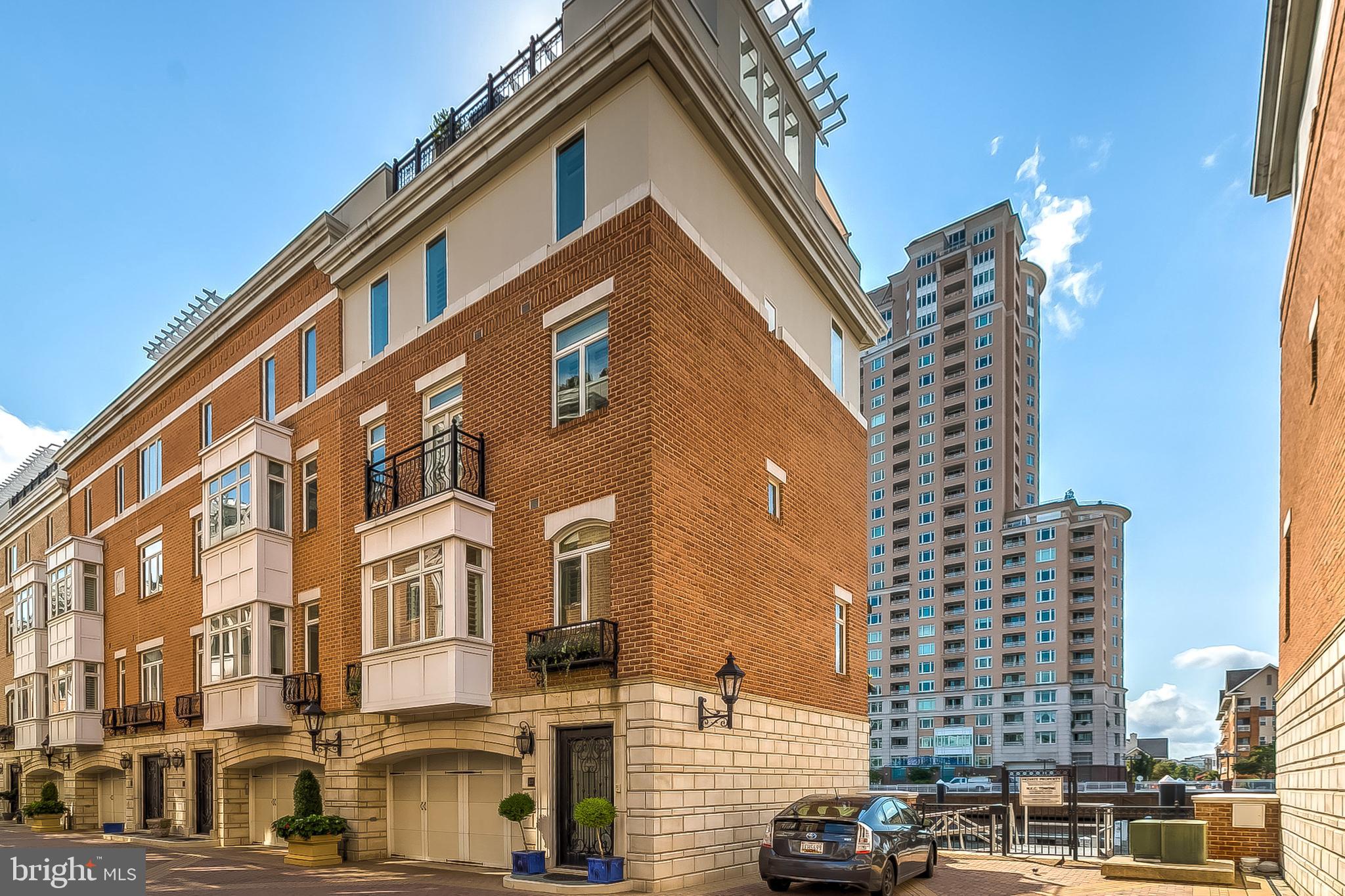 PIER HOMES AT HARBORVIEW - Residential