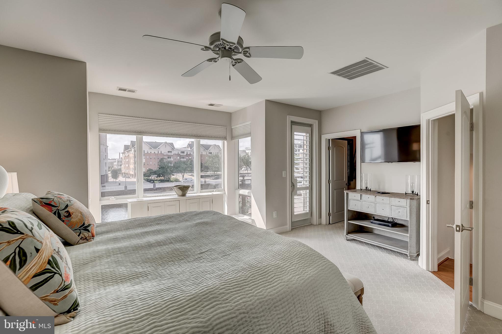 PIER HOMES AT HARBORVIEW - Residential