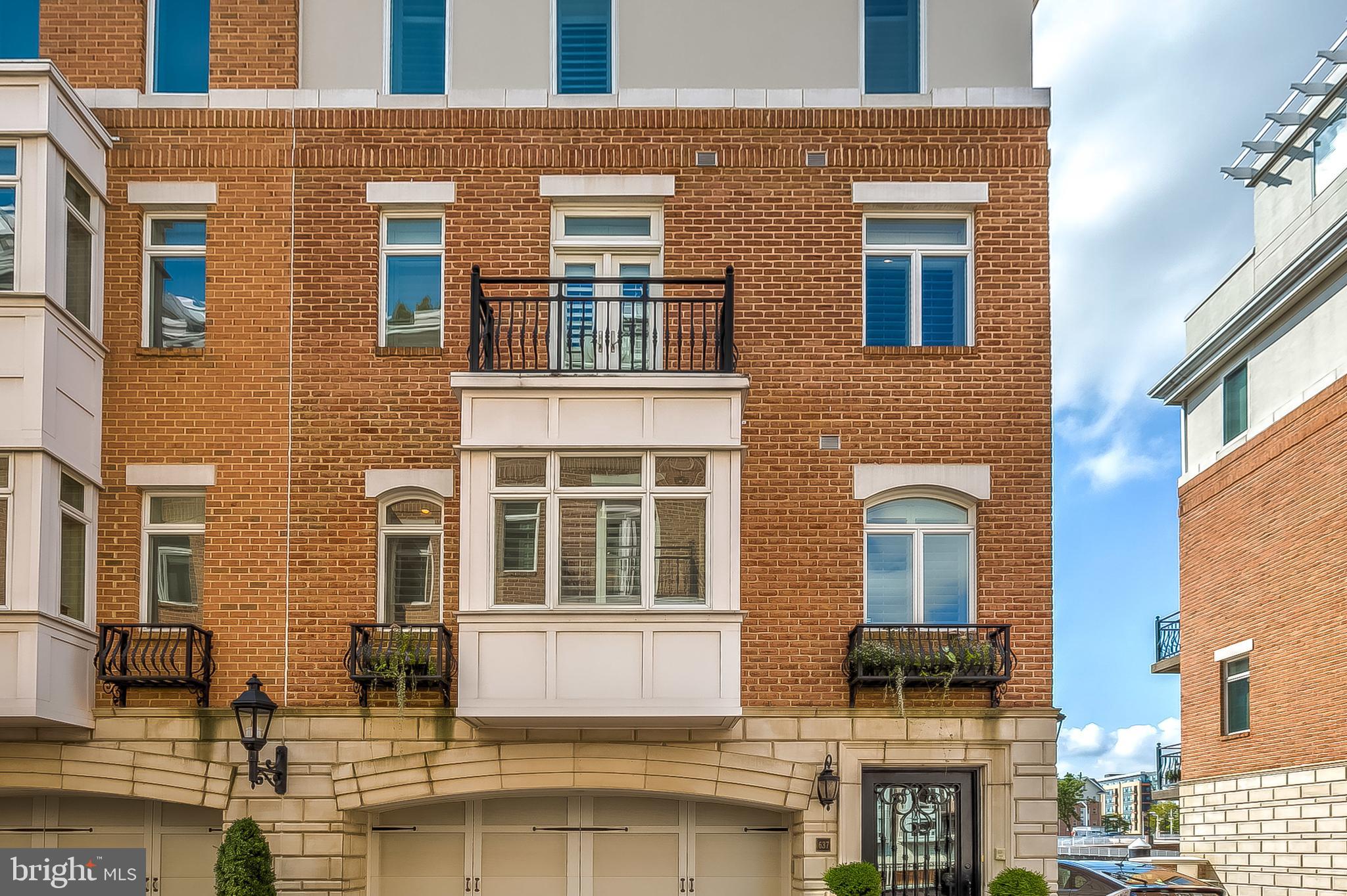 PIER HOMES AT HARBORVIEW - Residential