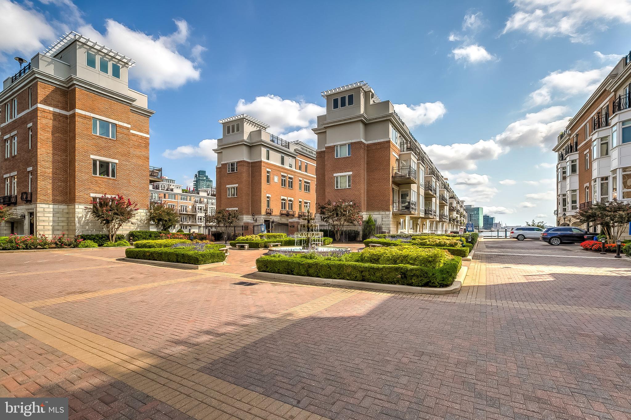 PIER HOMES AT HARBORVIEW - Residential
