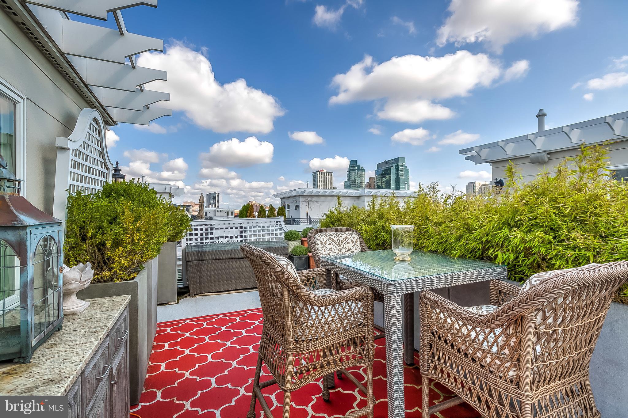 PIER HOMES AT HARBORVIEW - Residential