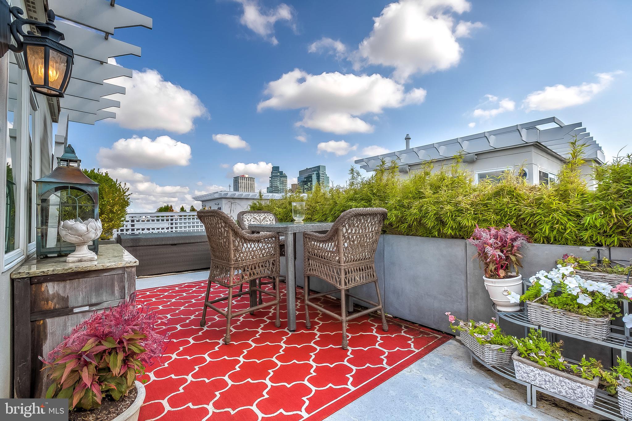 PIER HOMES AT HARBORVIEW - Residential