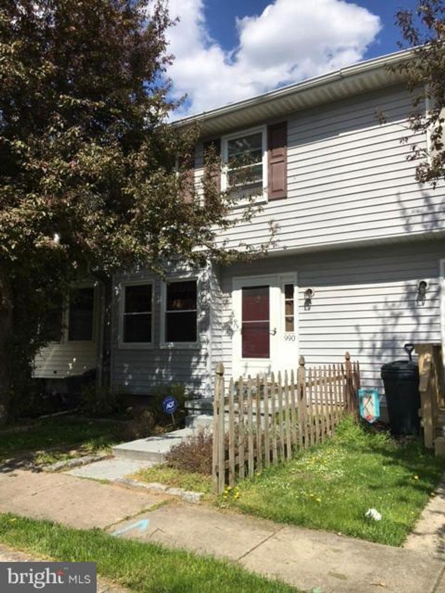 Spacious rental offers 4 bedrooms, 2 full and 2 half baths. Granite countertops, front load washer and dryer.  Two decks for outdoor entertaining, fenced rear yard.  Community playground. Small pets considered on a case by case basis.  Available for rent on June 1st.
