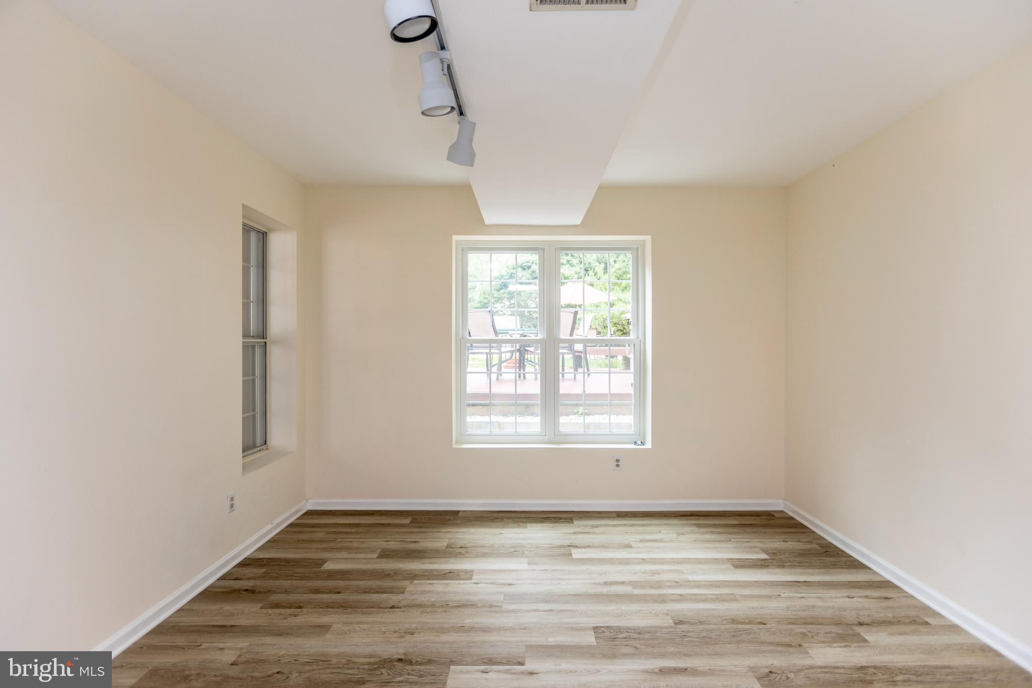 DULANEY GATE - Residential