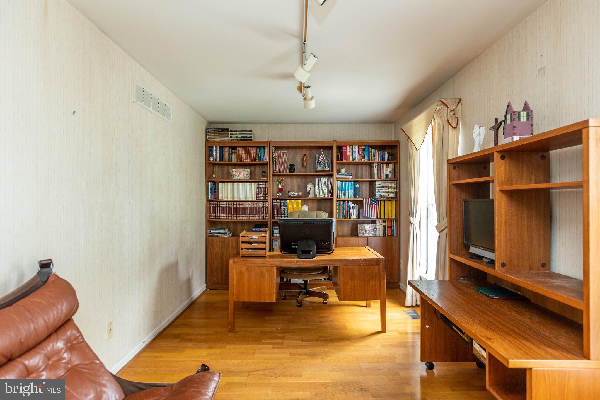 DULANEY GATE - Residential