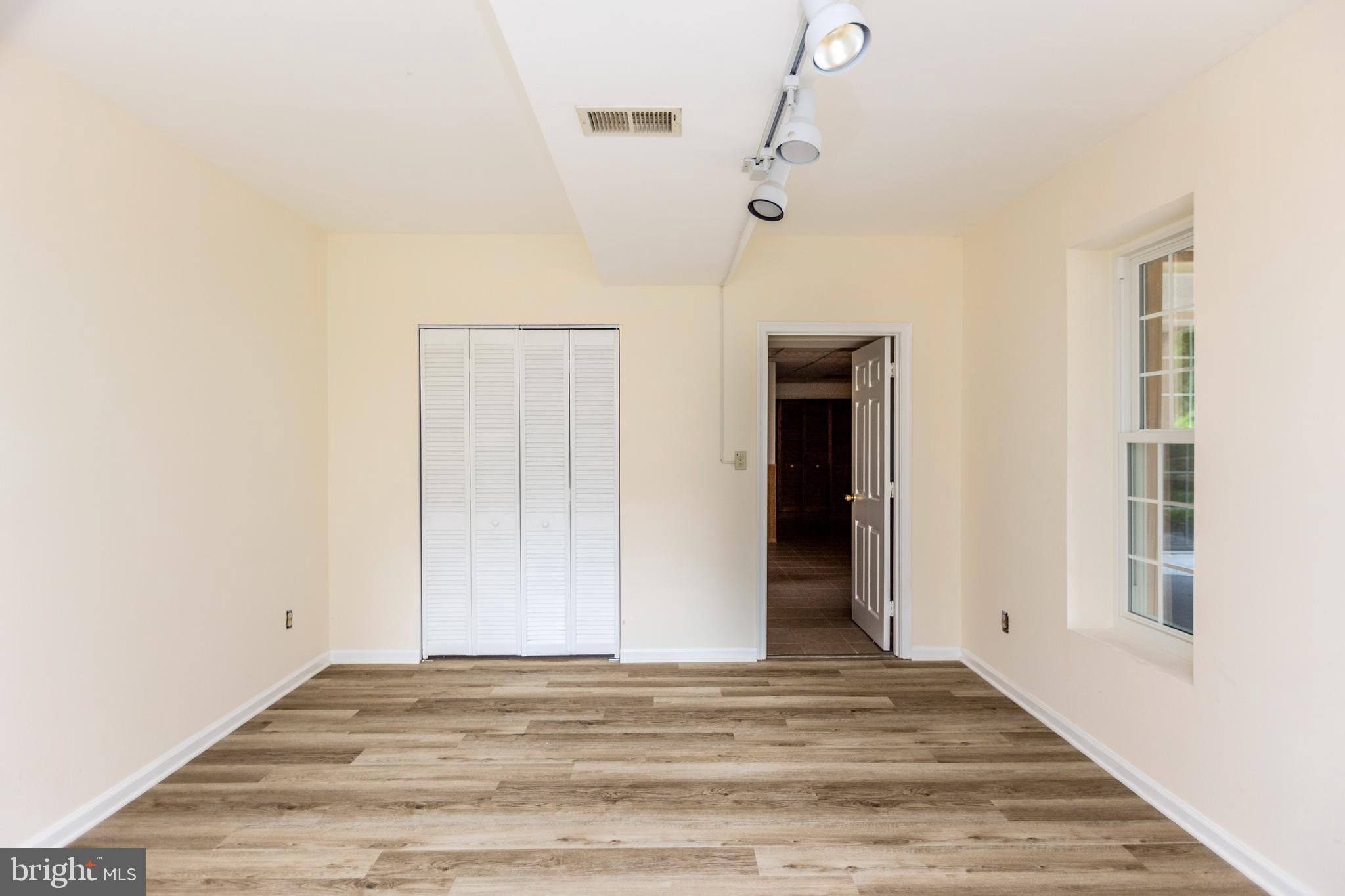 DULANEY GATE - Residential