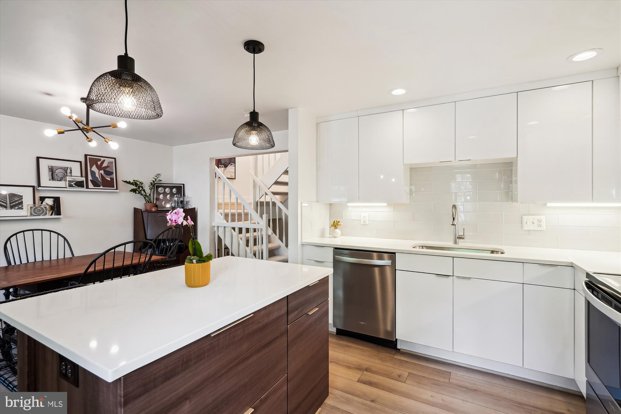 157 W ANNANDALE ROAD