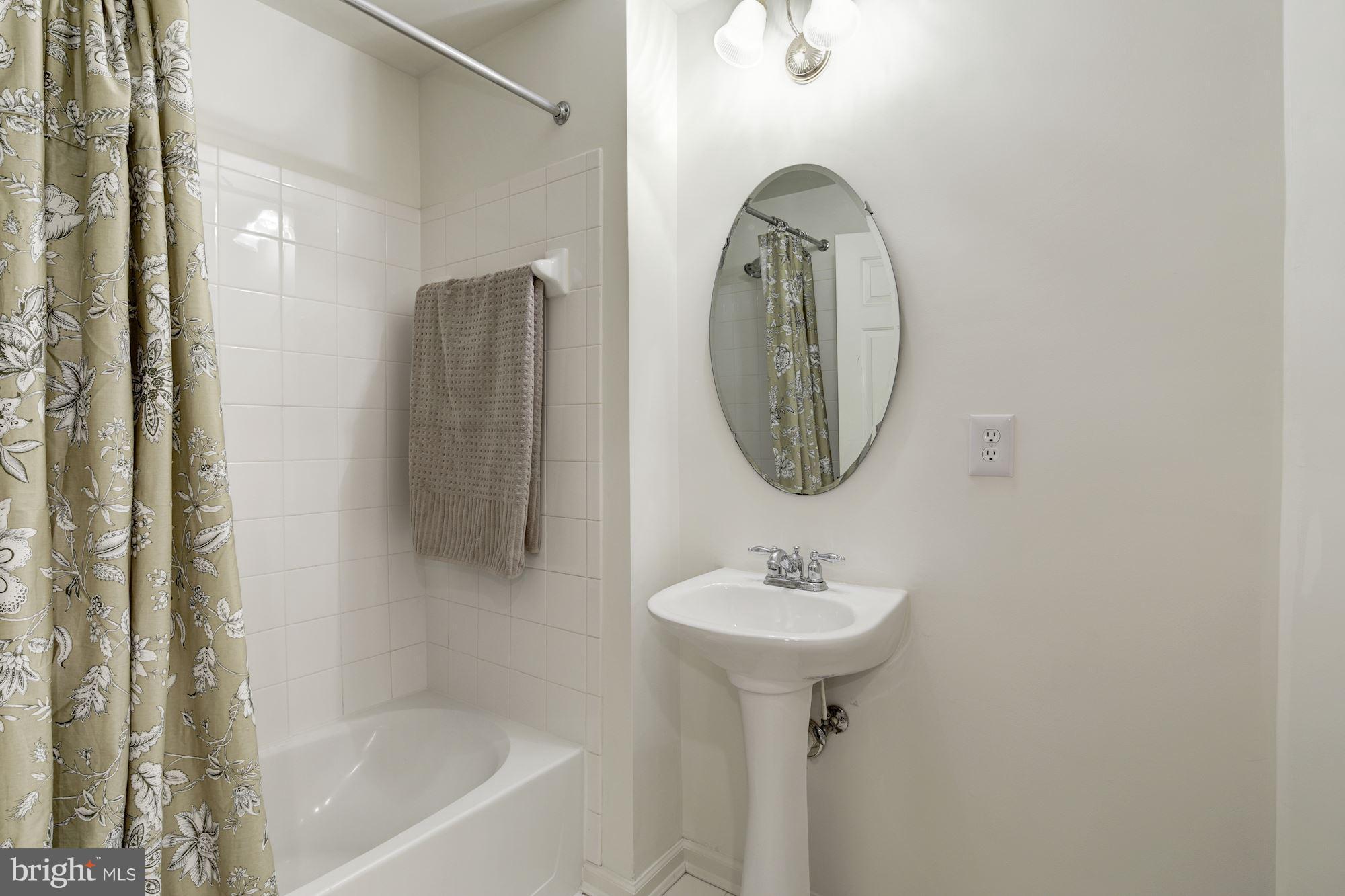 VILLAGES OF DORCHESTER - Residential