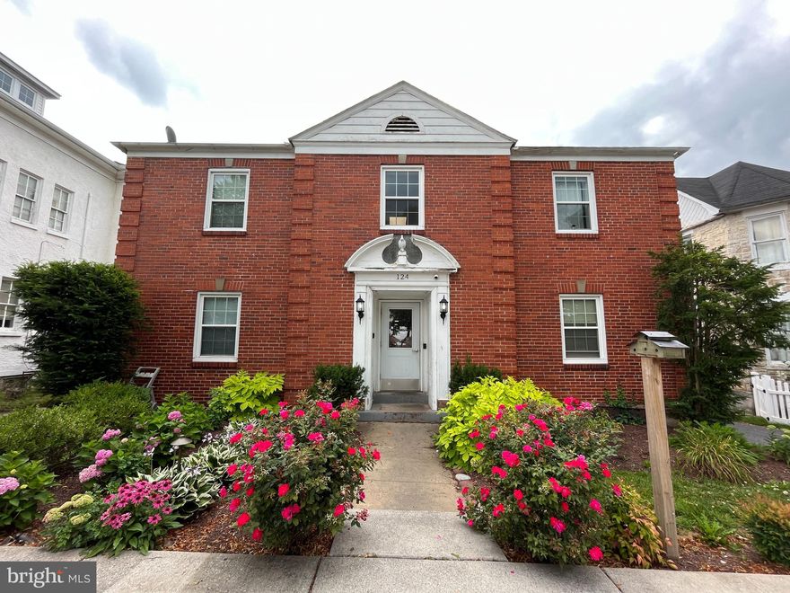 Recently renovated 1 bedroom, 1 bath apartment. Coin operated laundry room and additional storage space is available in the  basement. Located close to downtown Ranson, Charles Town Races, Jefferson Medical Center, Rt 9 and Rt 340, making commuting easy! Trash is included in rent, tenant will pay all other utilities. No smoking and no pets!