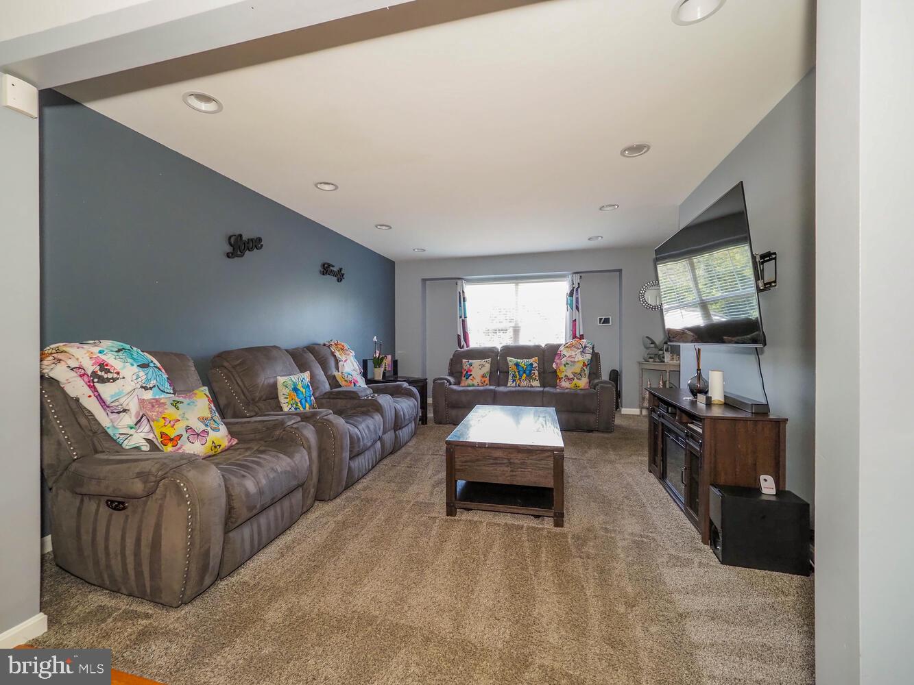 ROLAND TERRACE - Residential