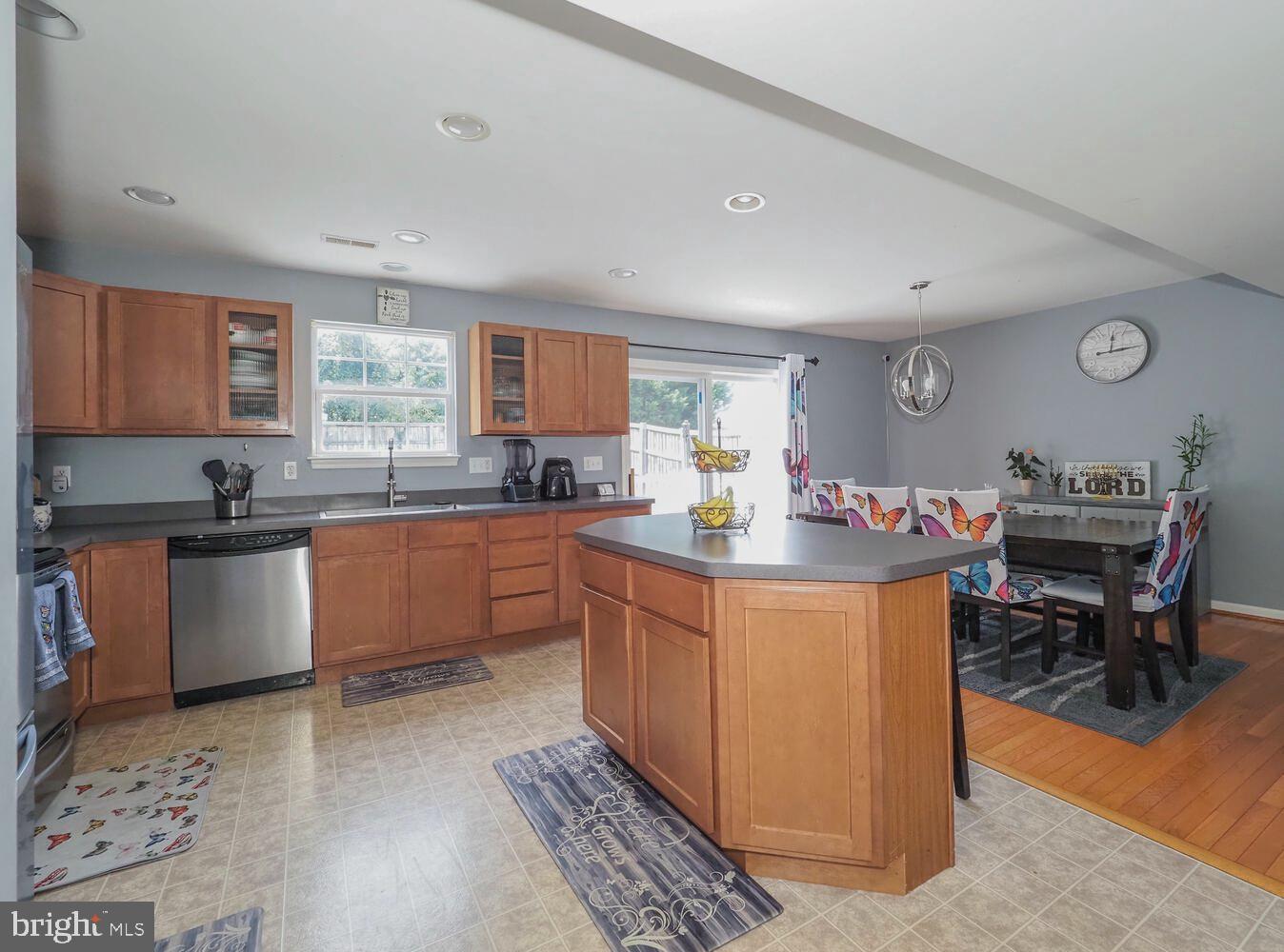 ROLAND TERRACE - Residential