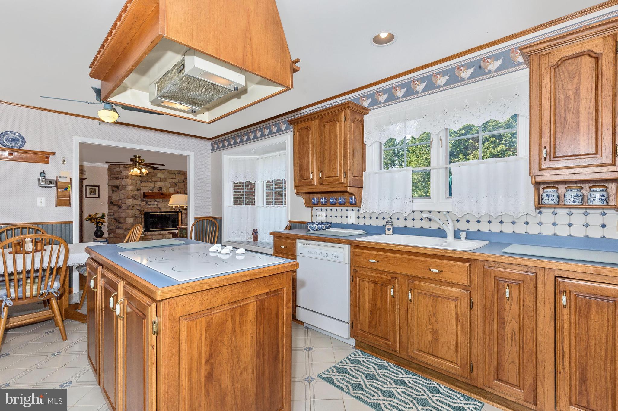 OLNEY OUTSIDE - Residential