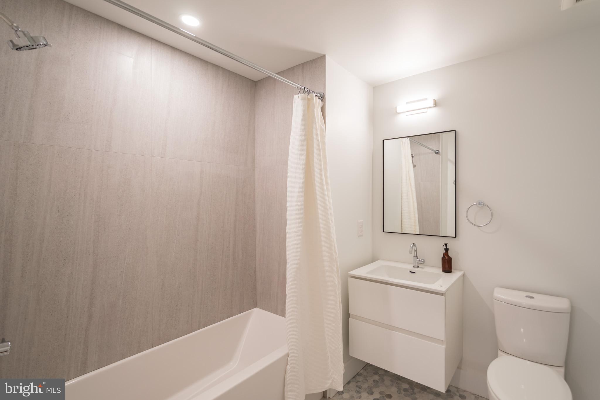 GRADUATE HOSPITAL - Residential Lease