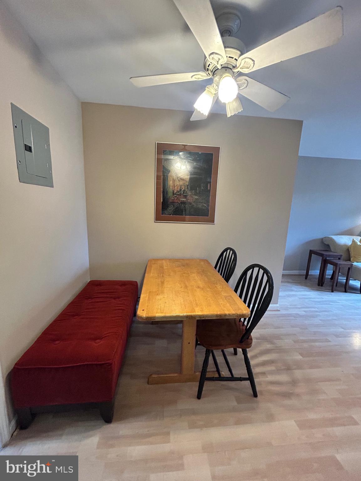 ARLINGTON OAKS - Residential Lease