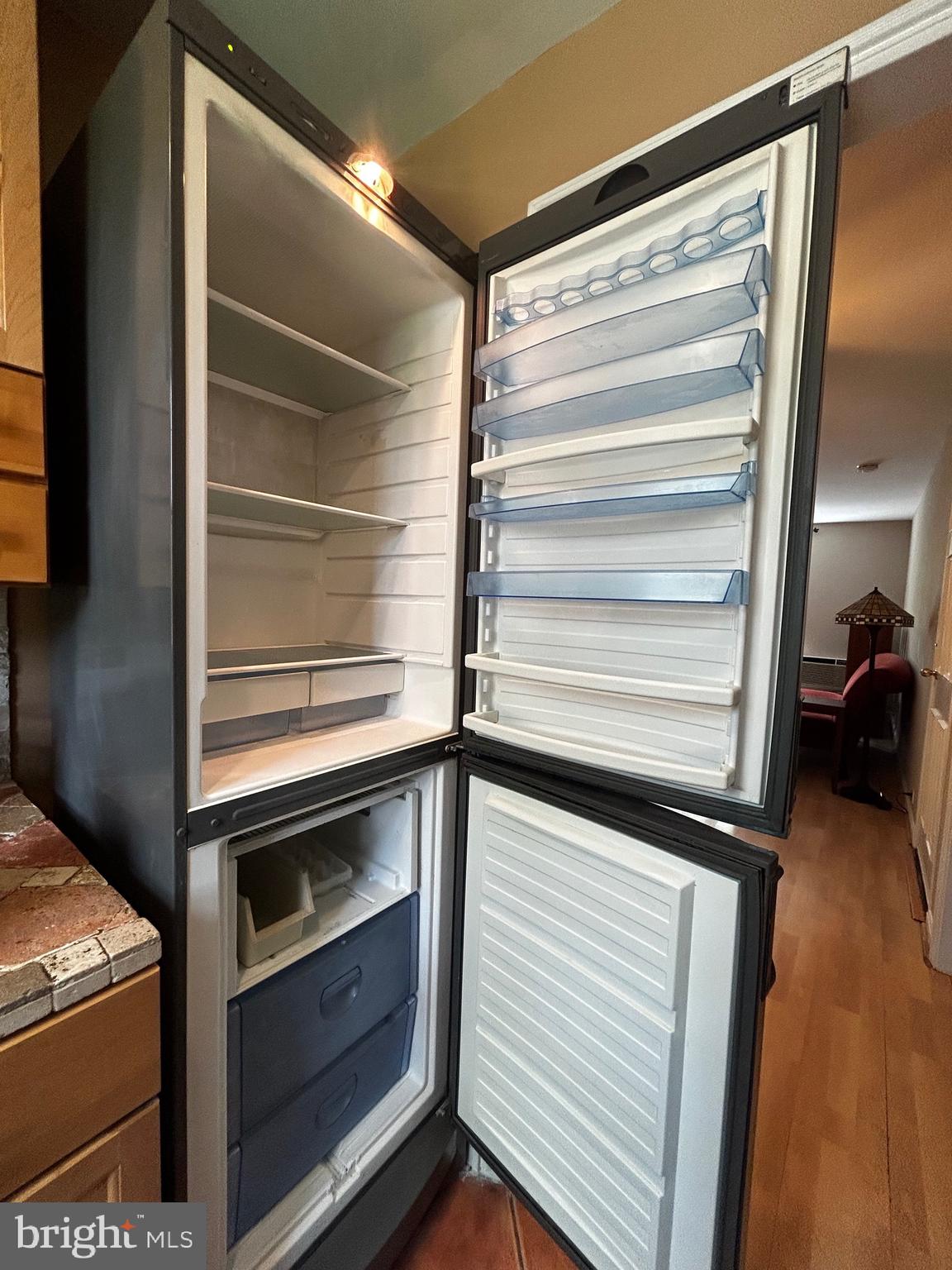 ARLINGTON OAKS - Residential Lease