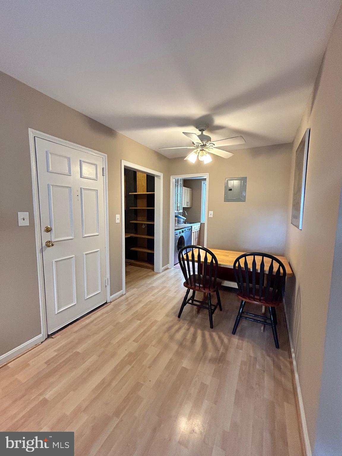 ARLINGTON OAKS - Residential Lease