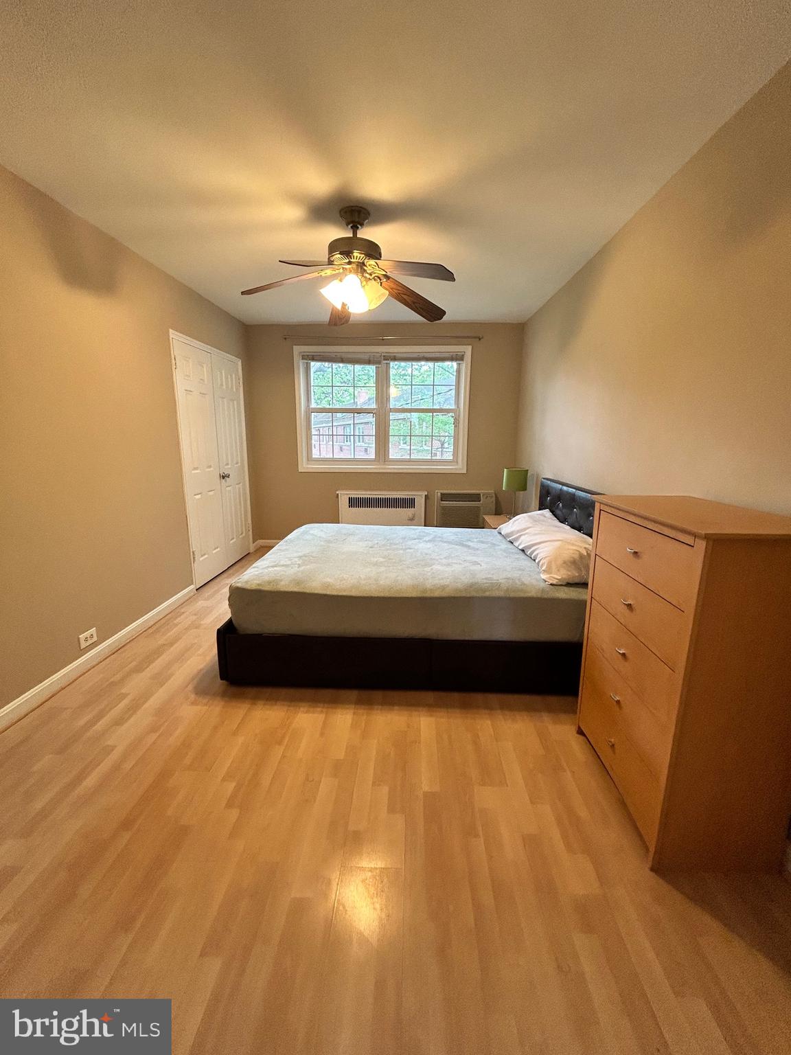 ARLINGTON OAKS - Residential Lease