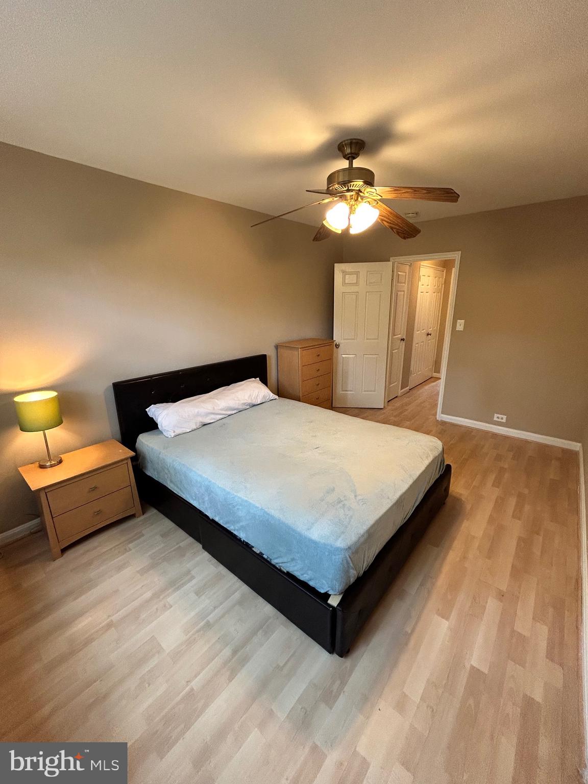 ARLINGTON OAKS - Residential Lease