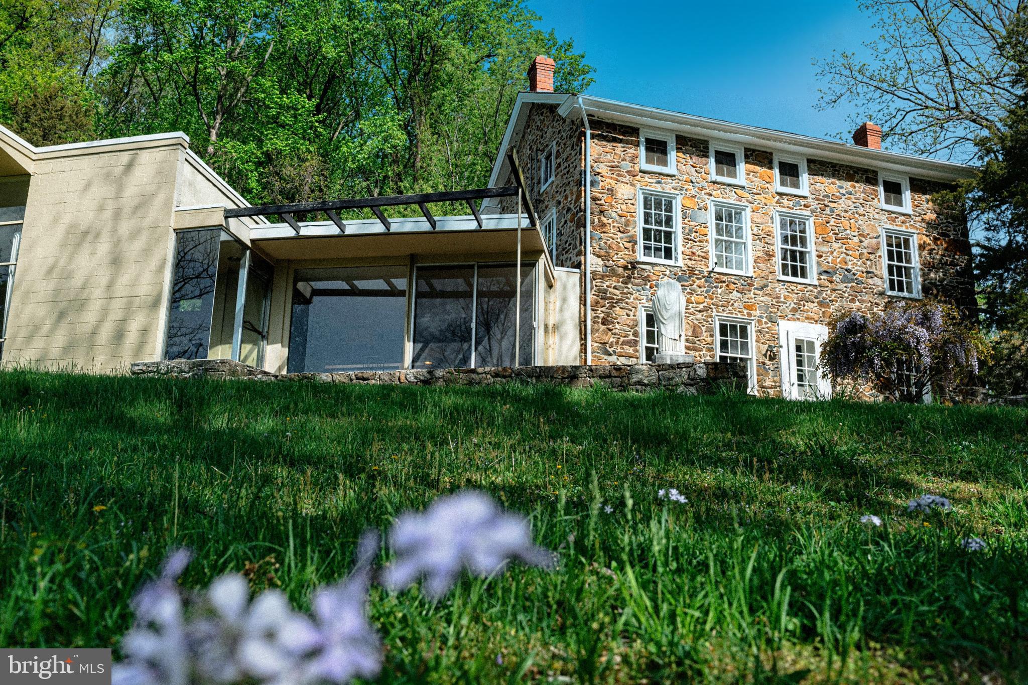 2585 CHARLESTOWN ROAD