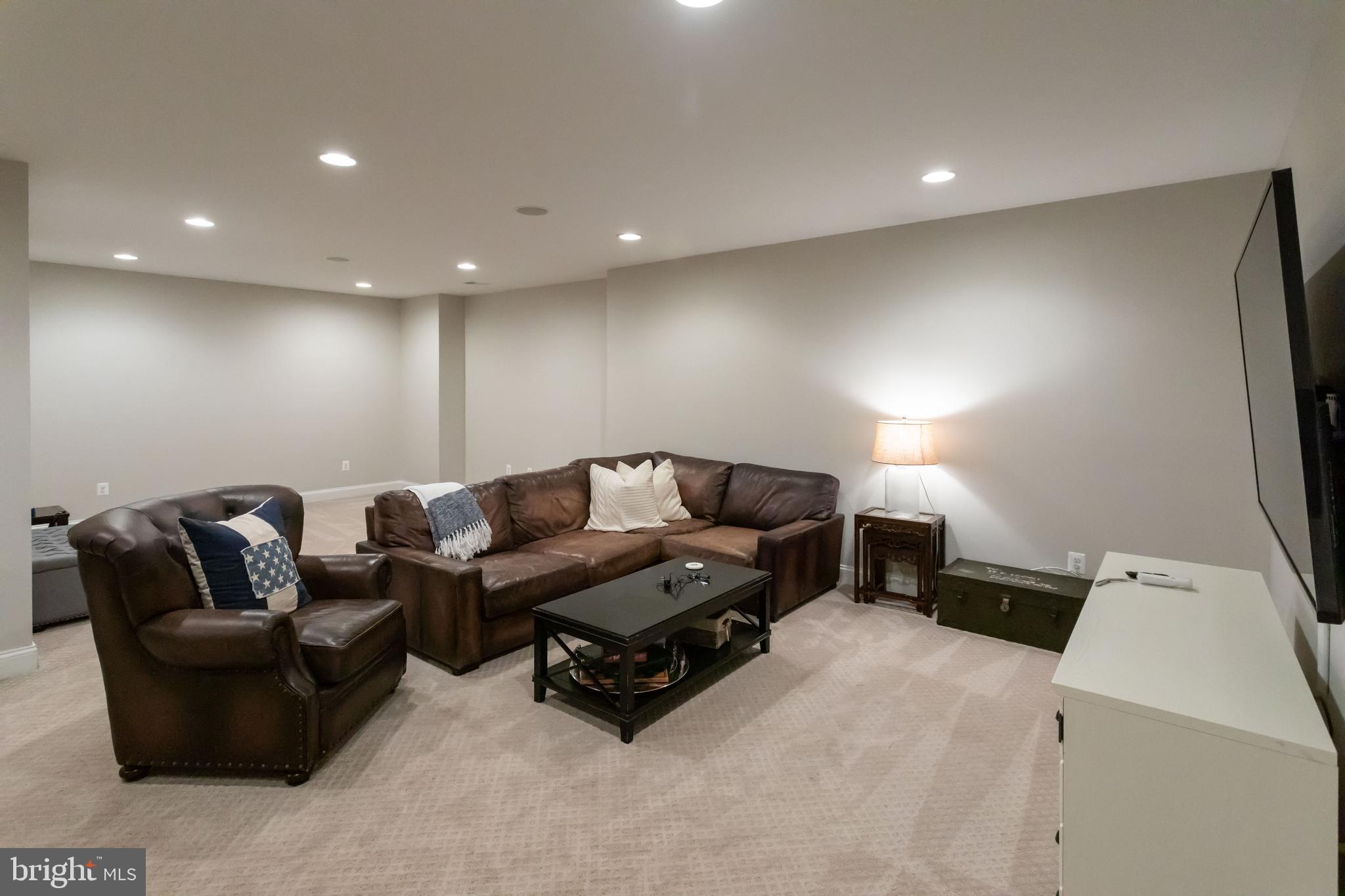 CHURCHILL - Residential