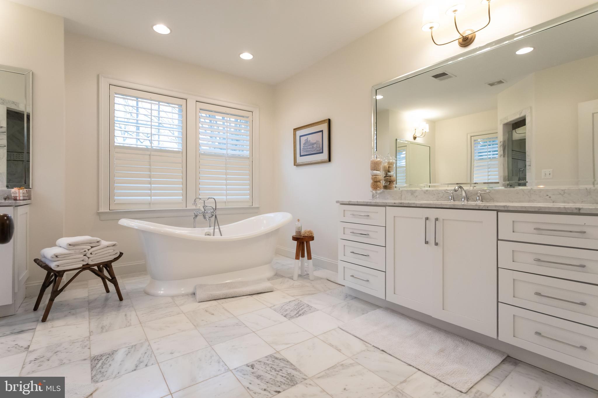 CHURCHILL - Residential