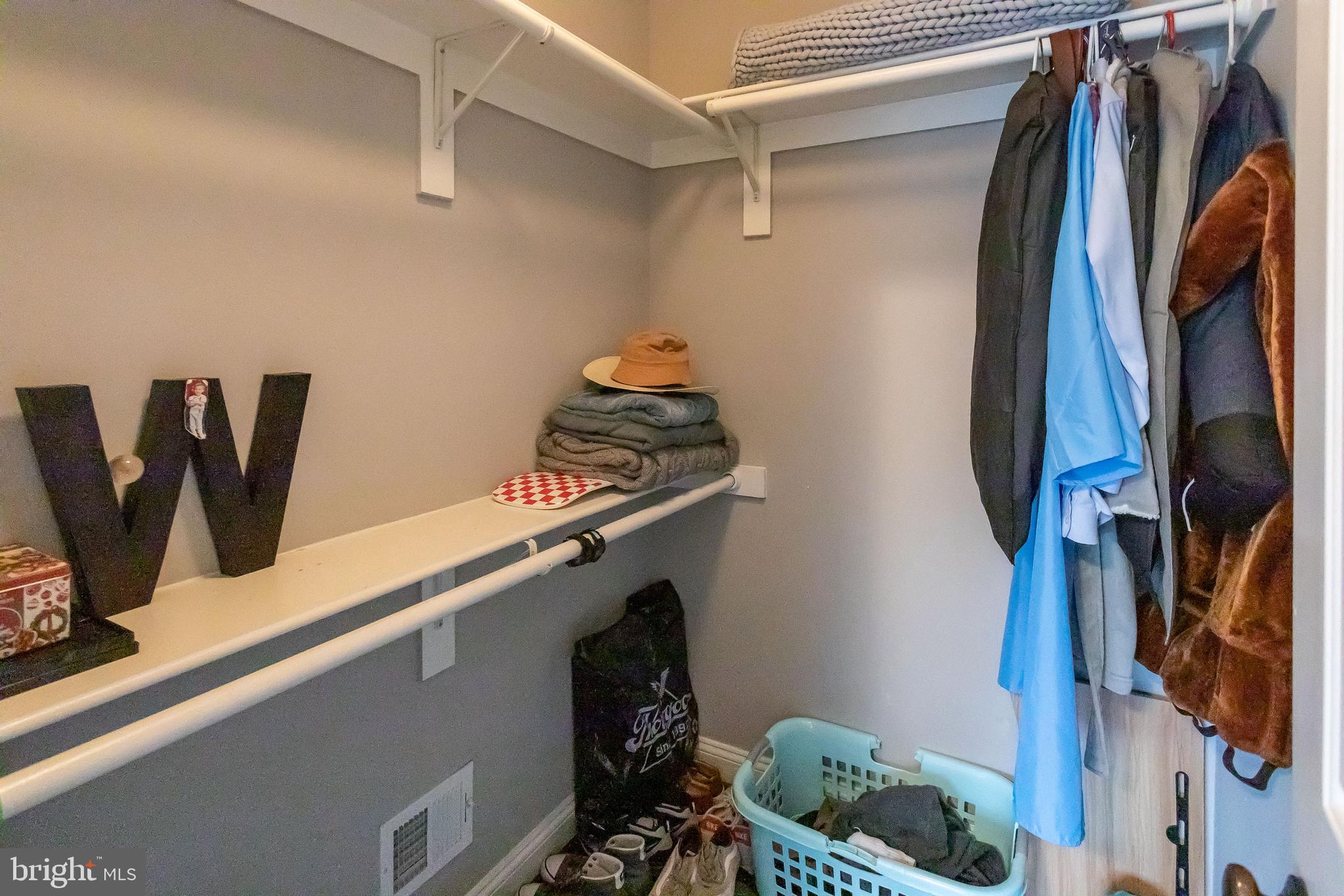 CHURCHILL - Residential