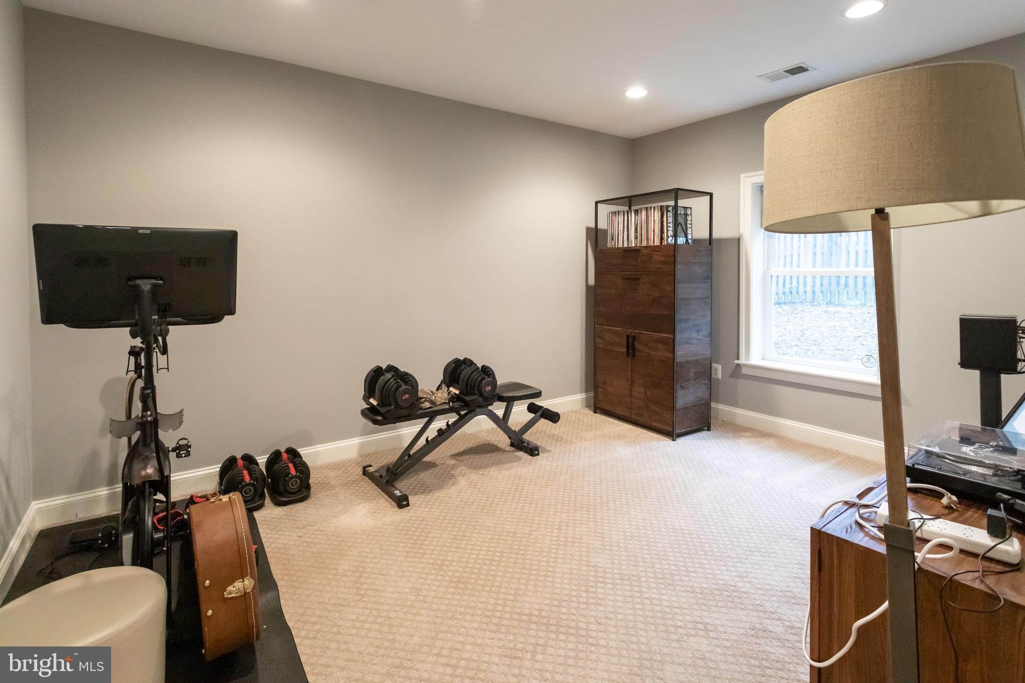 CHURCHILL - Residential