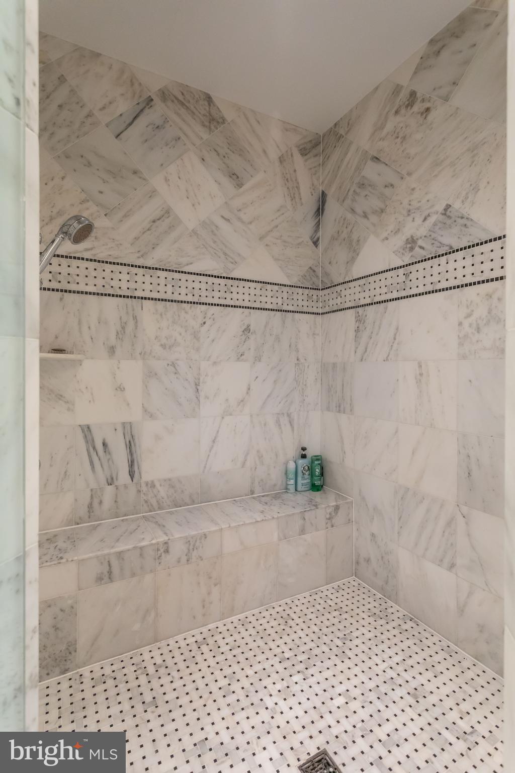 CHURCHILL - Residential