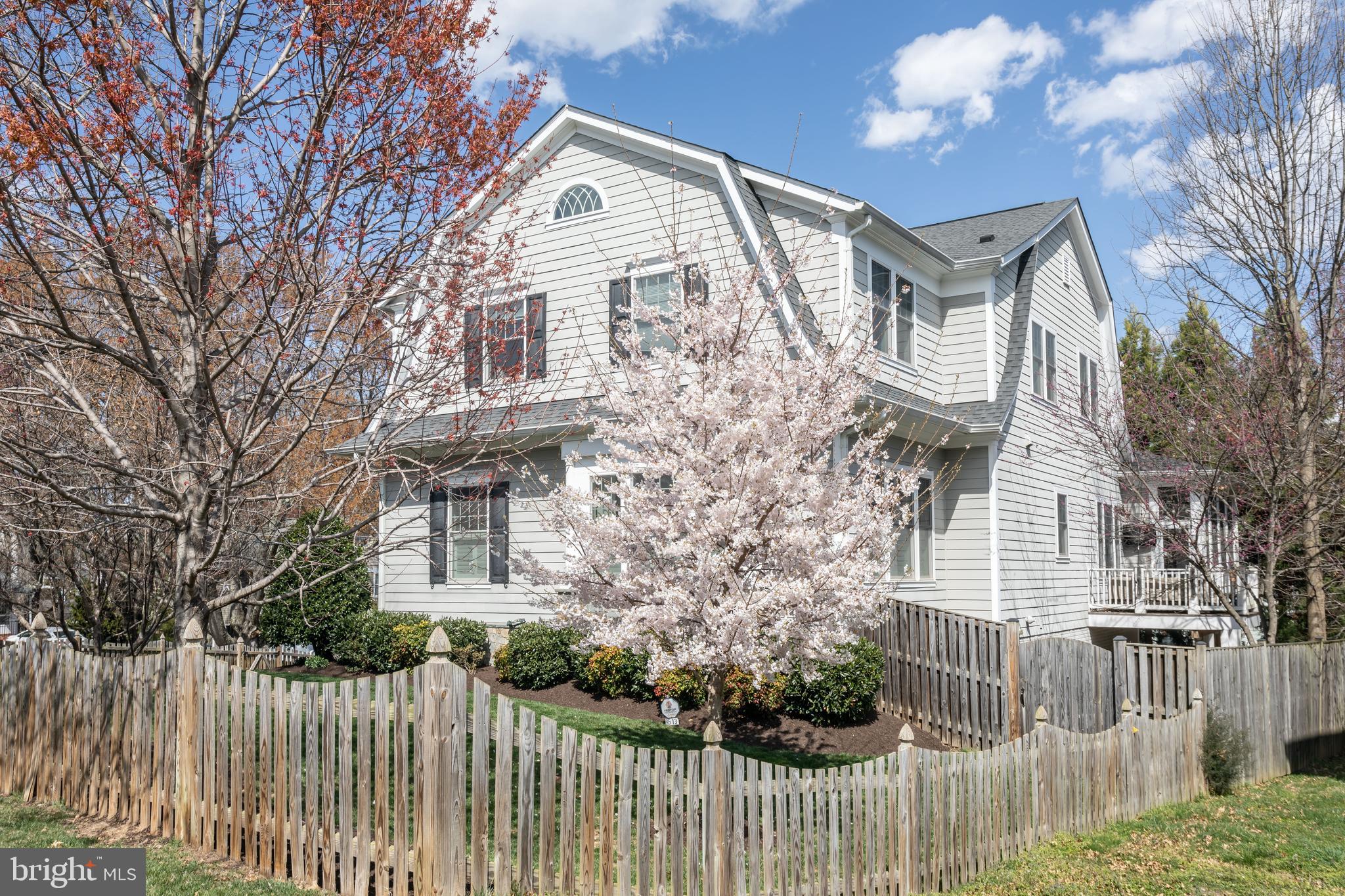 CHURCHILL - Residential