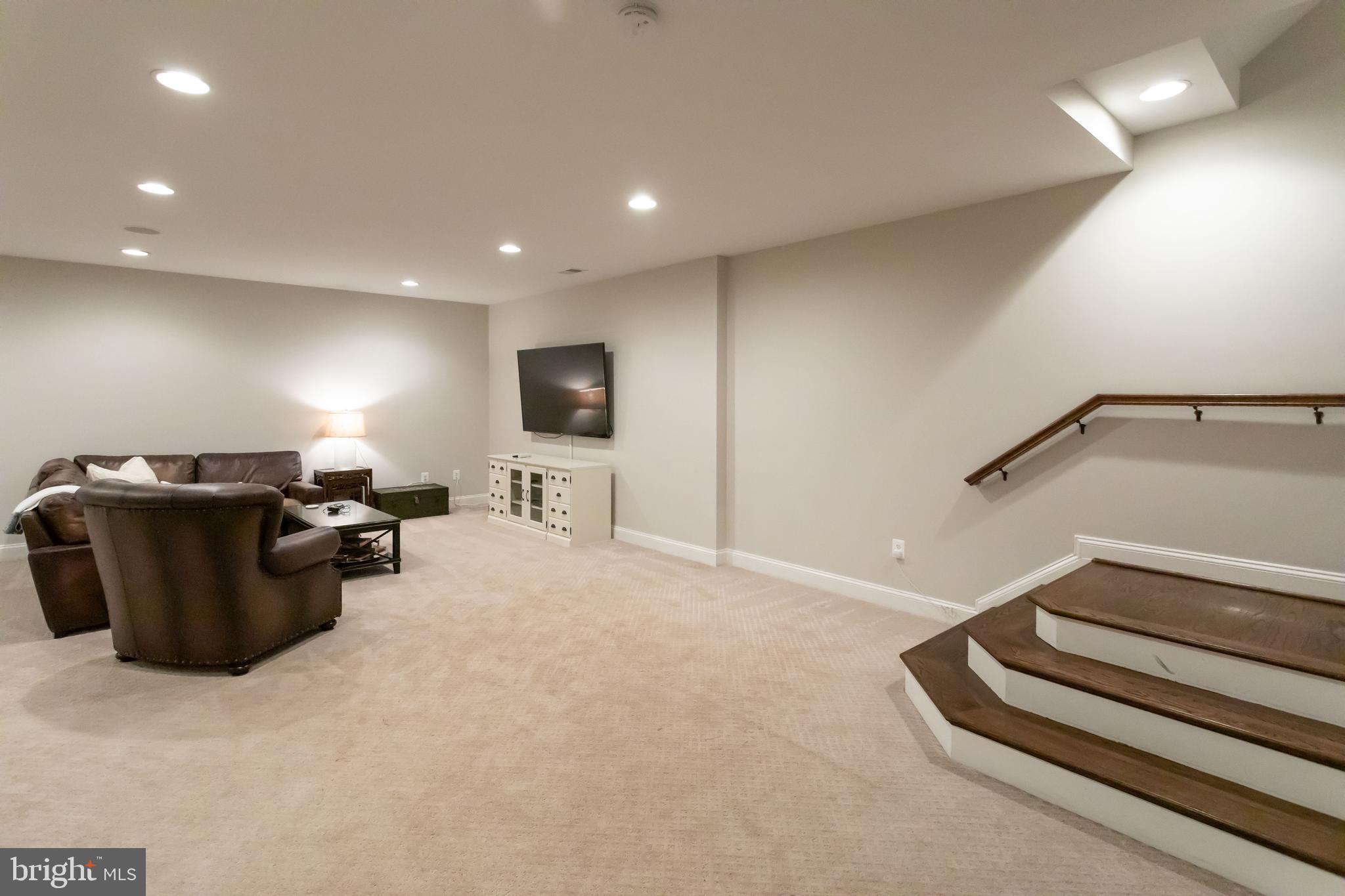 CHURCHILL - Residential