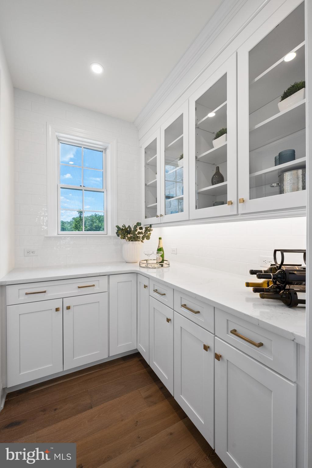 VILLAGE OF FOUR SEASONS - Residential