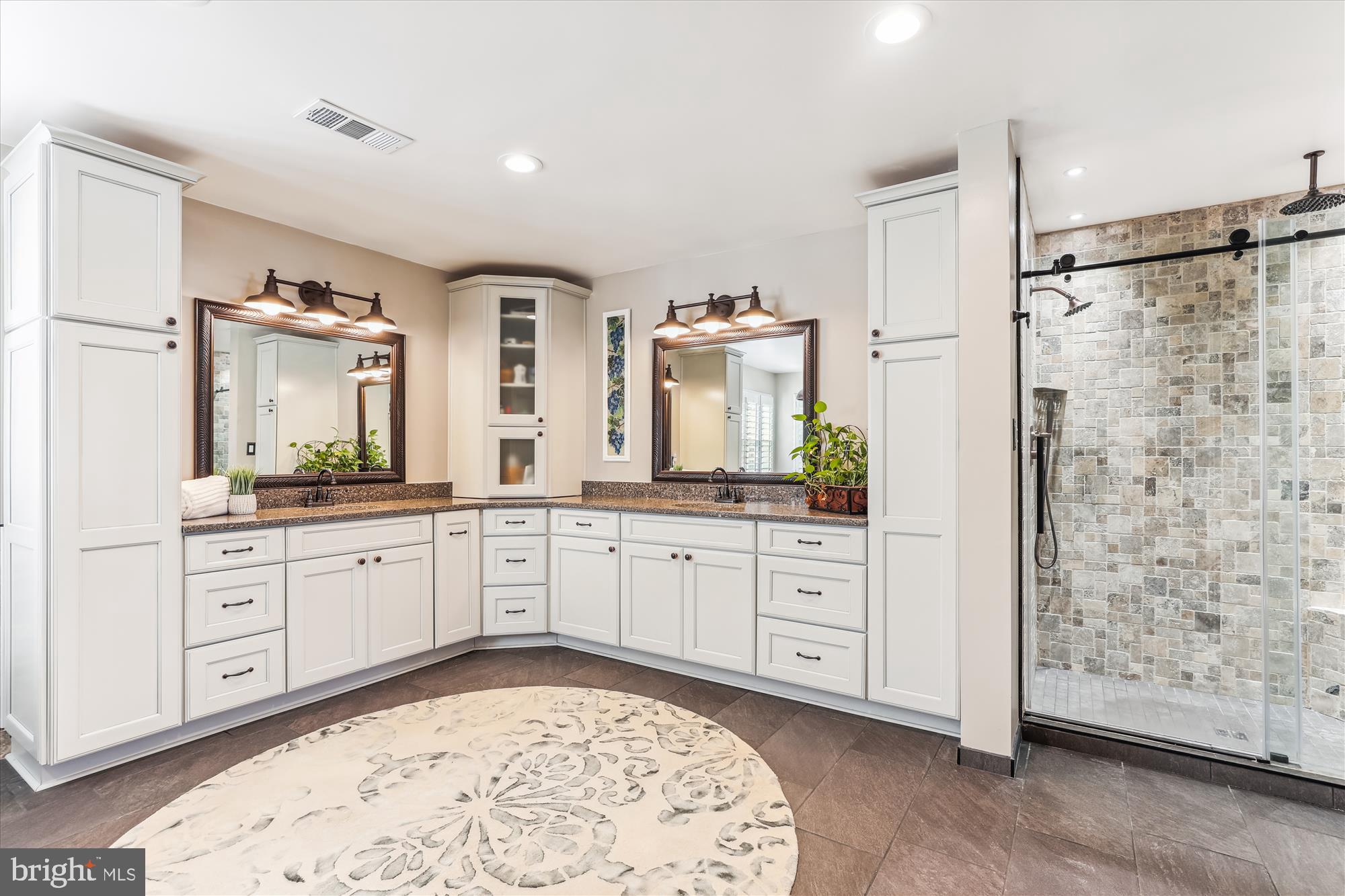 LITTLE ROCKY RUN - Residential