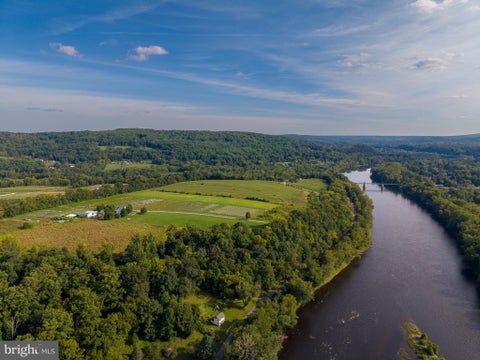 Photo of PHILLIPSBURG, NJ 08865 (MLS # NJWR2000574)