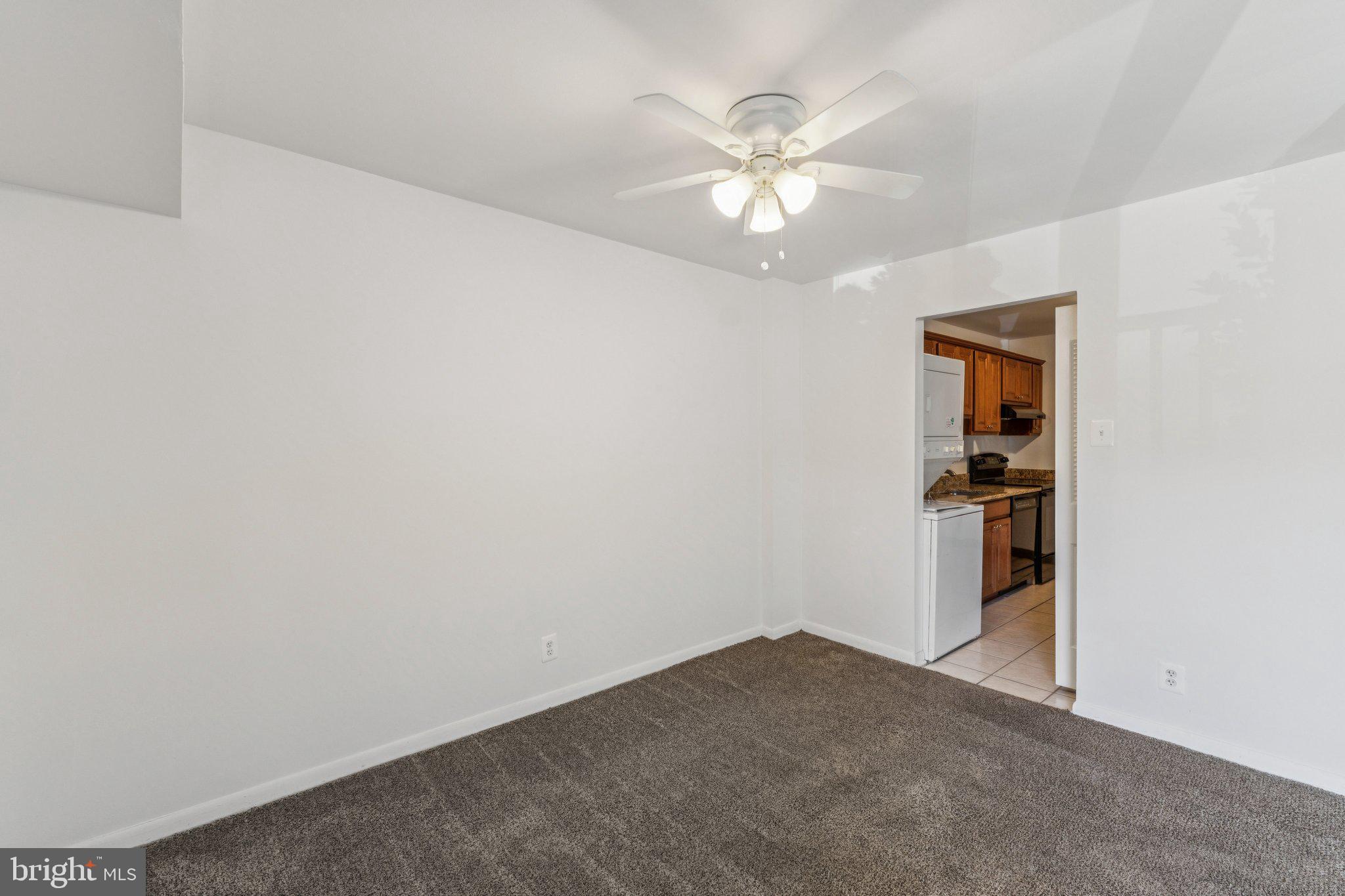 COLUMBIA TOWERS - Residential