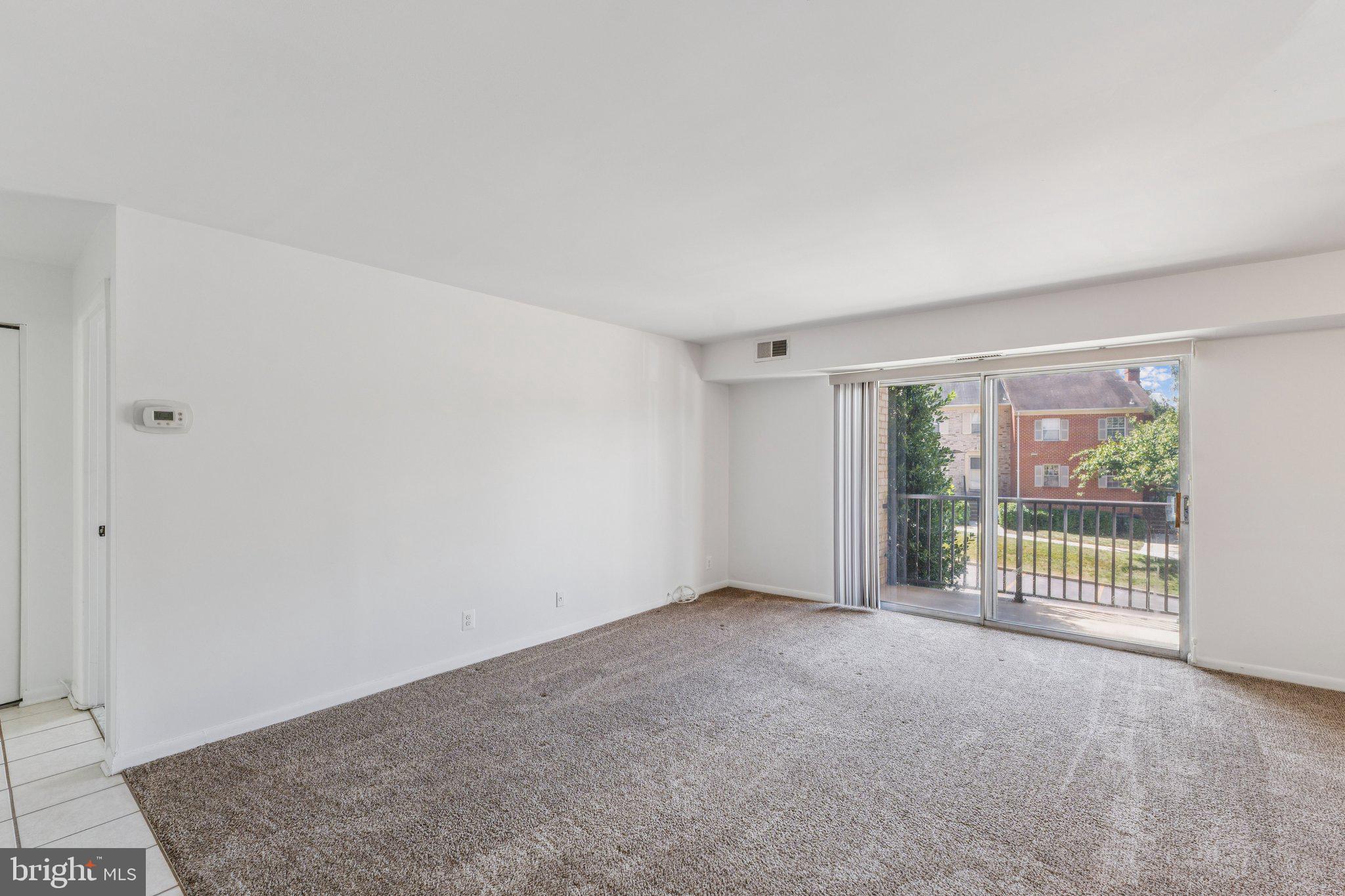 COLUMBIA TOWERS - Residential