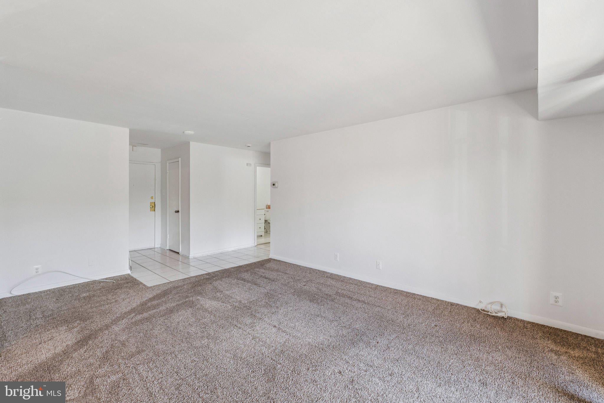 COLUMBIA TOWERS - Residential