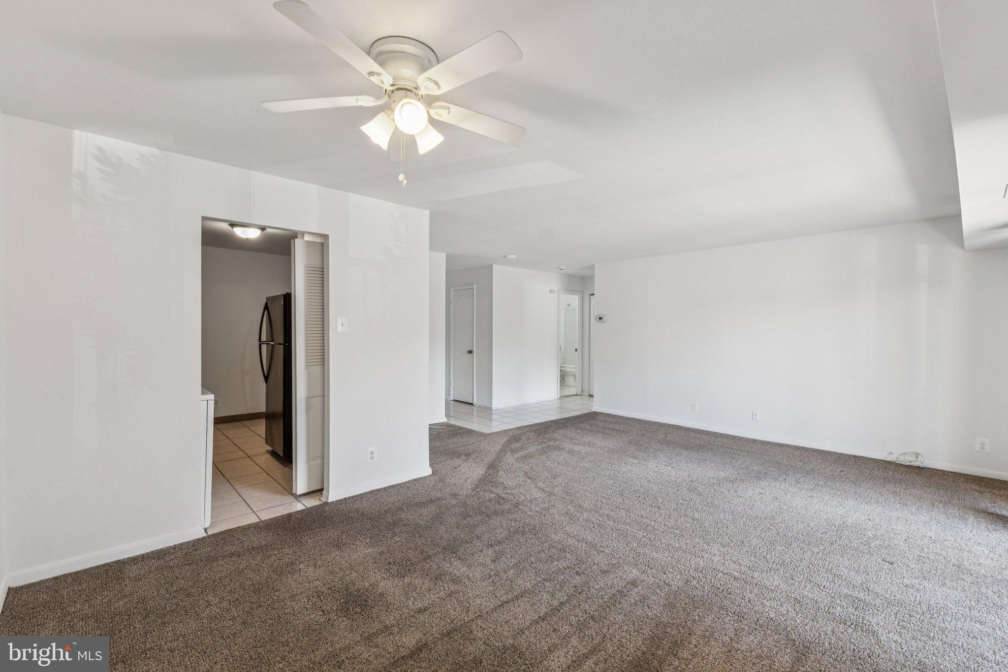 COLUMBIA TOWERS - Residential